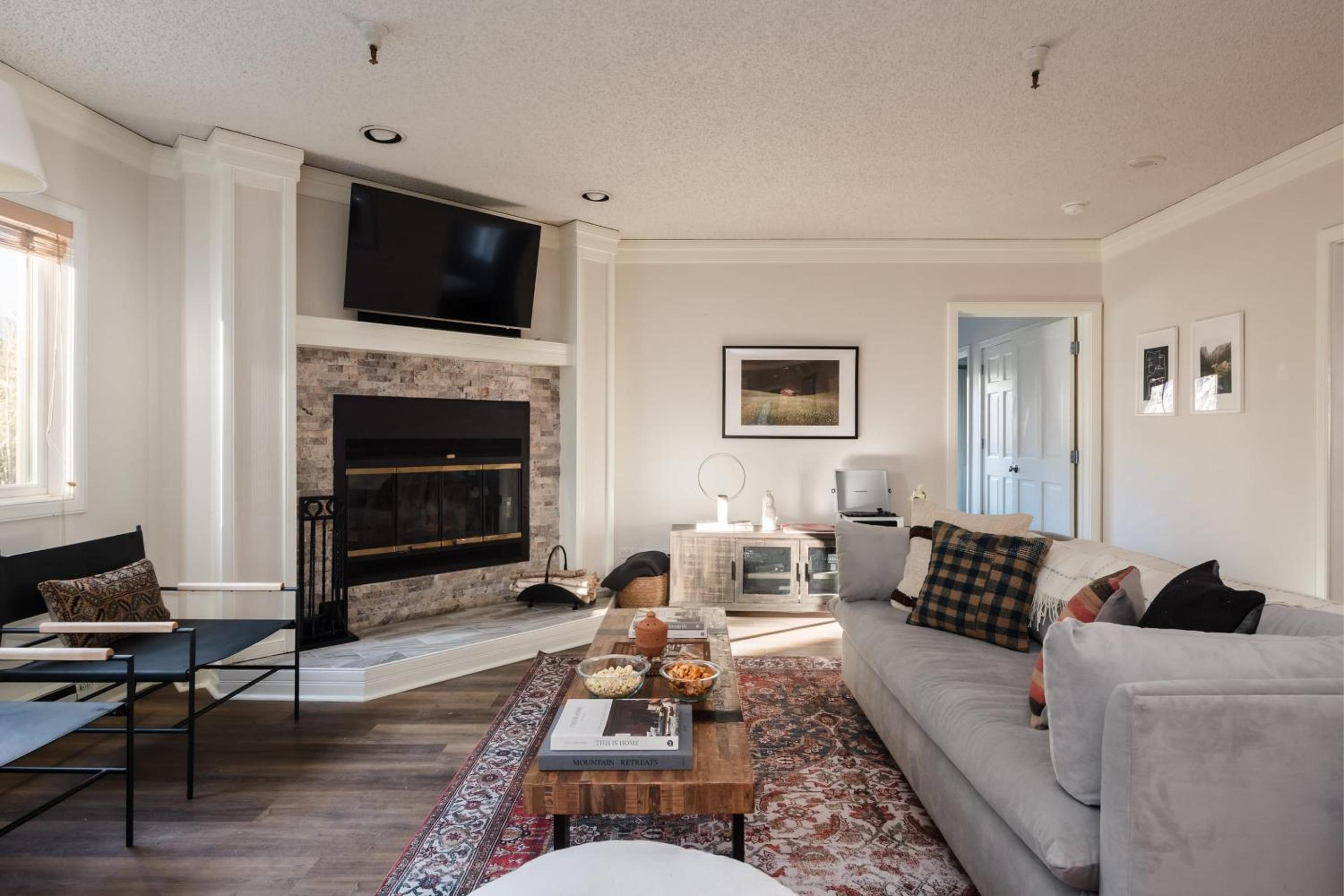 Rocker by AvantStay Gorgeous Ski-In Ski-Out Cabin in Heart of Breck