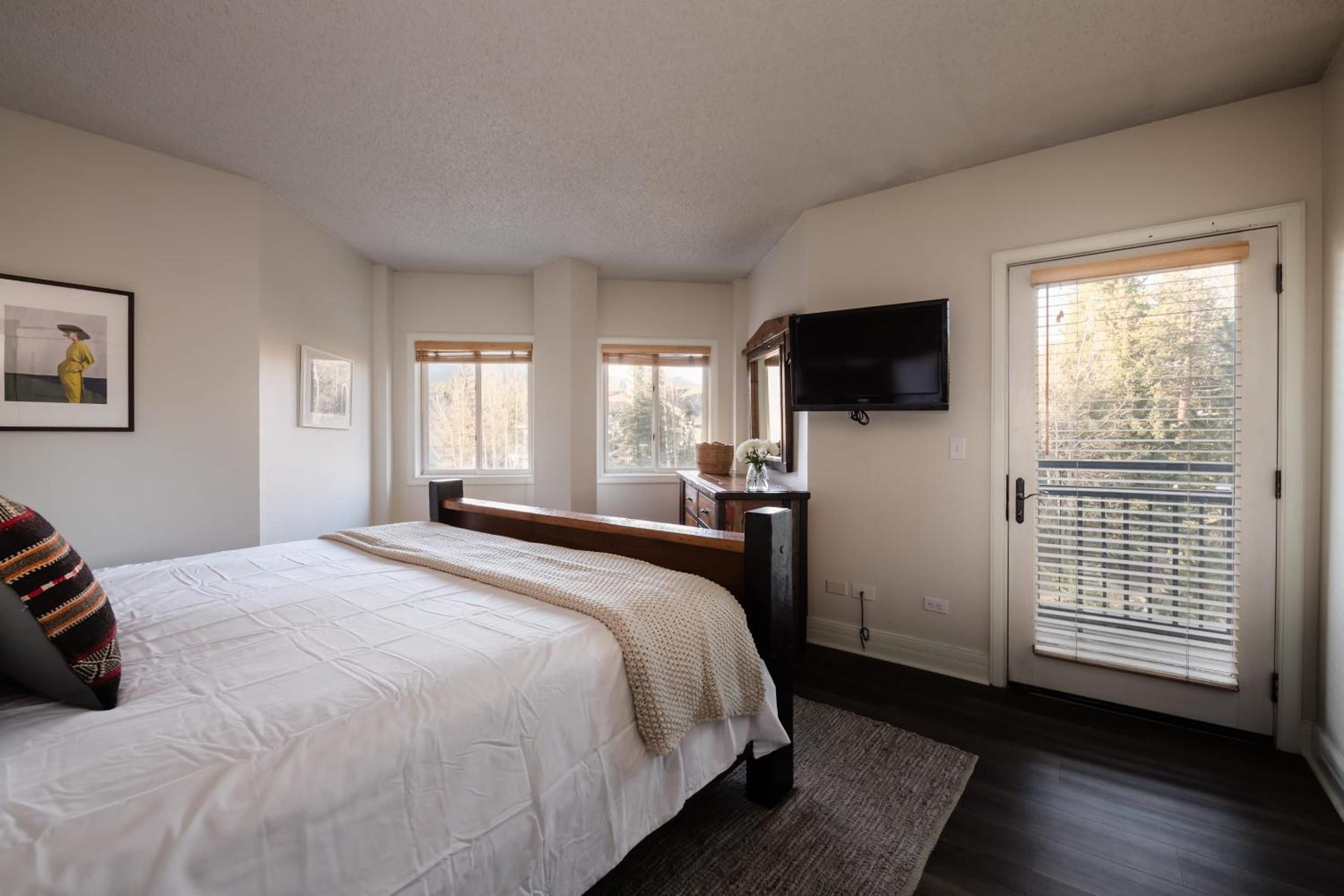 Rocker by AvantStay Gorgeous Ski-In Ski-Out Cabin in Heart of Breck