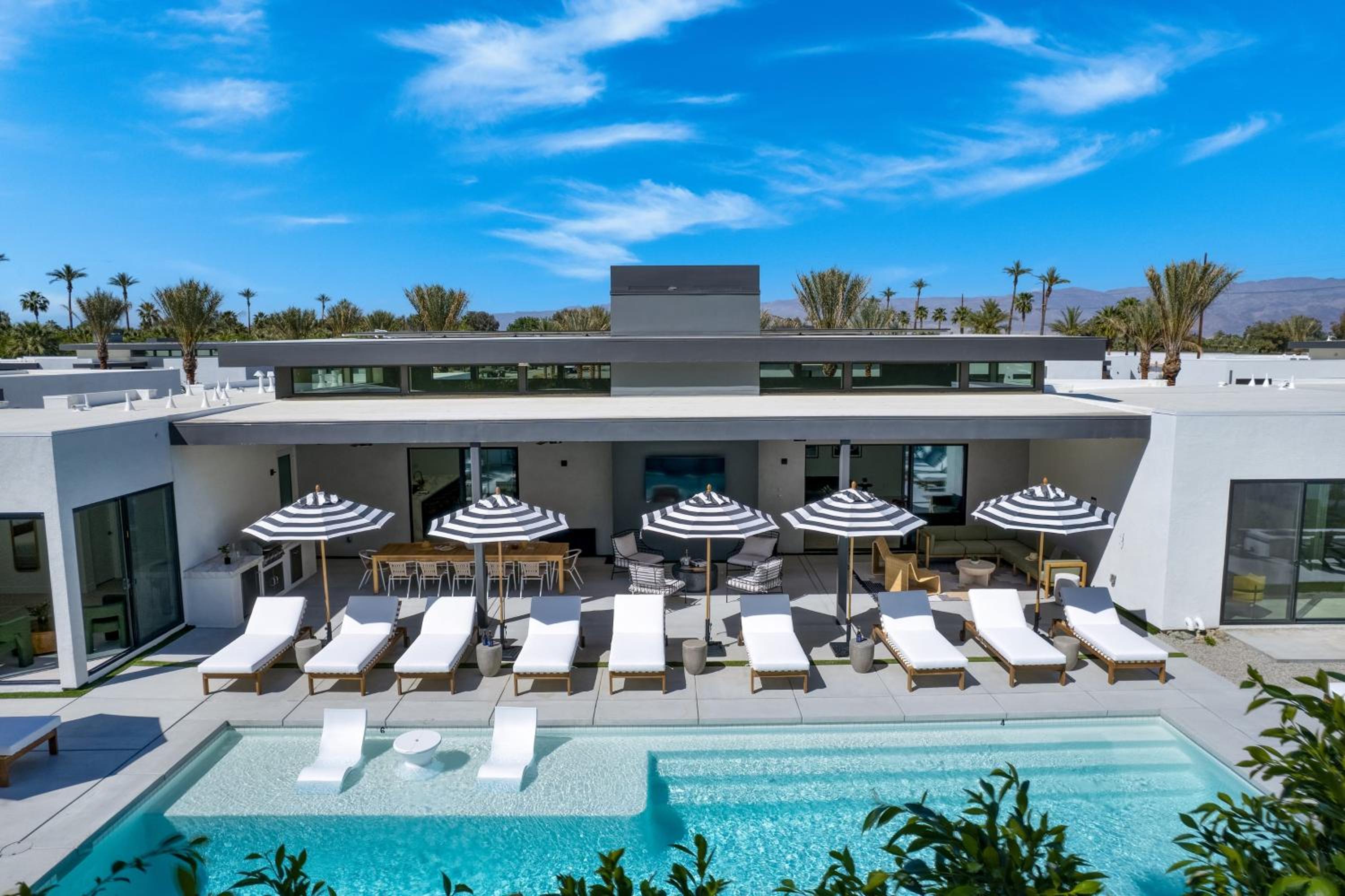 Polo Villa Aura 2 Homes Pickleball Putting Green Sleeps 32