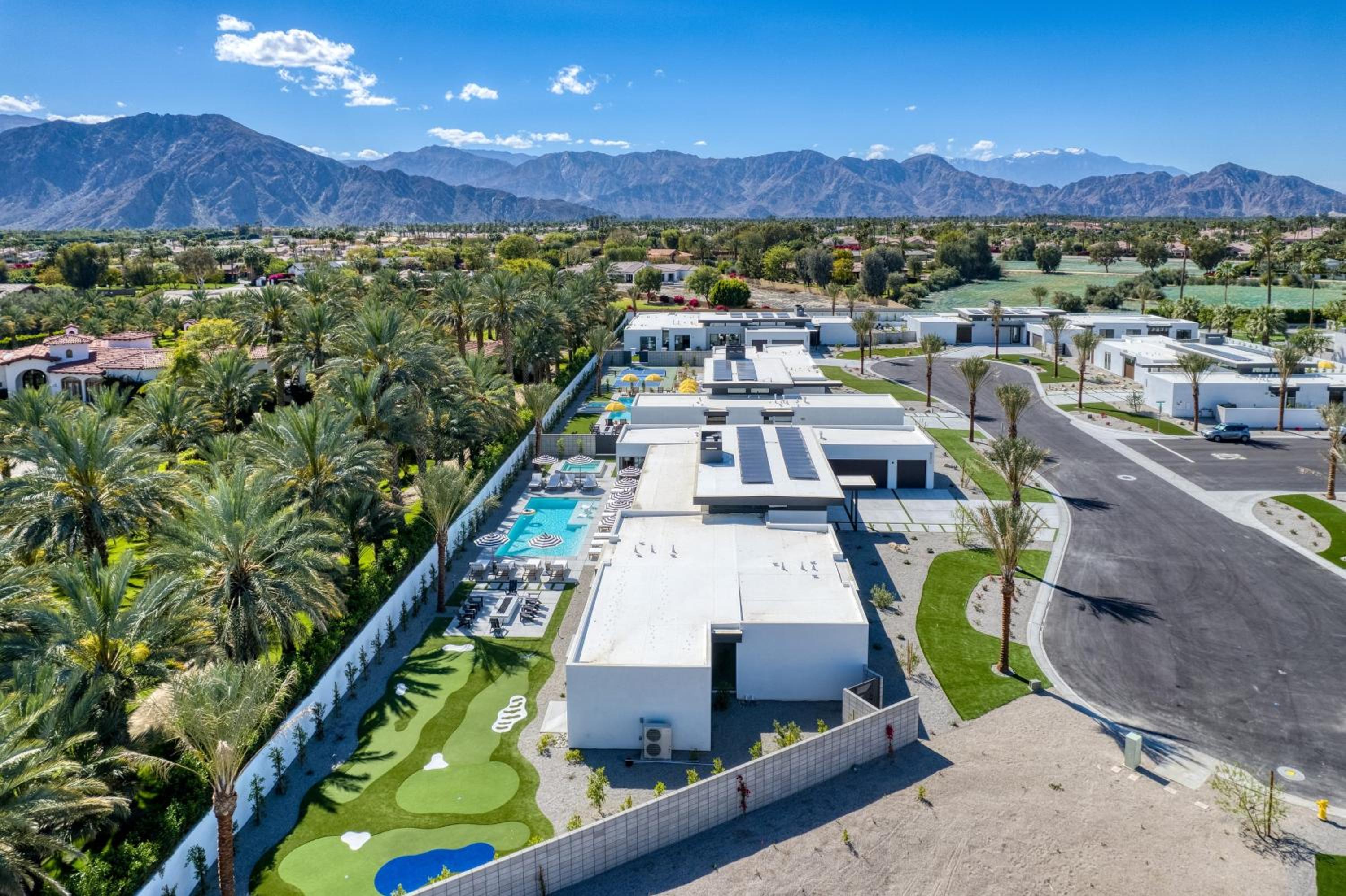 Polo Villa Aura 2 Homes Pickleball Putting Green Sleeps 32