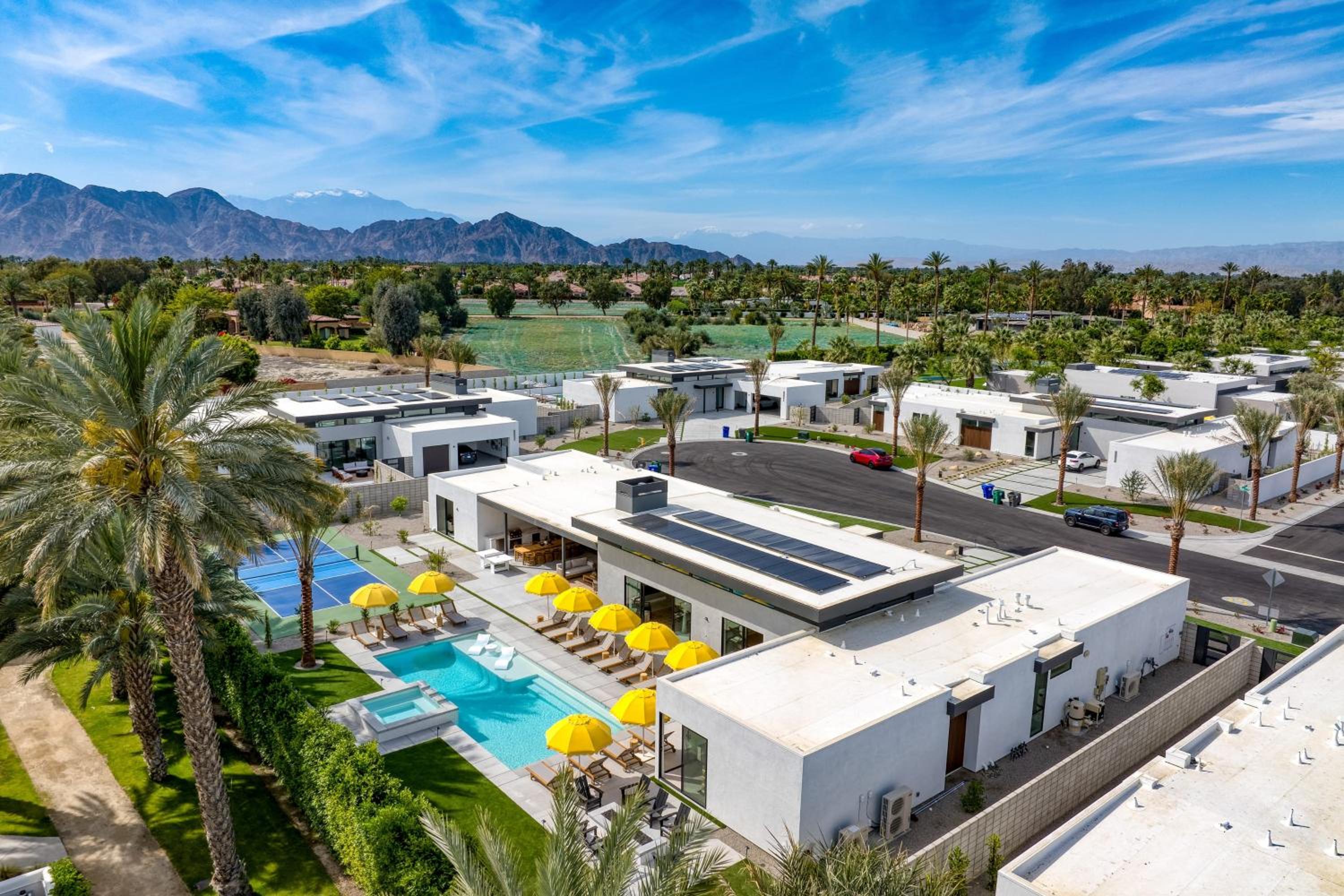 Polo Villa Aura 2 Homes Pickleball Putting Green Sleeps 32