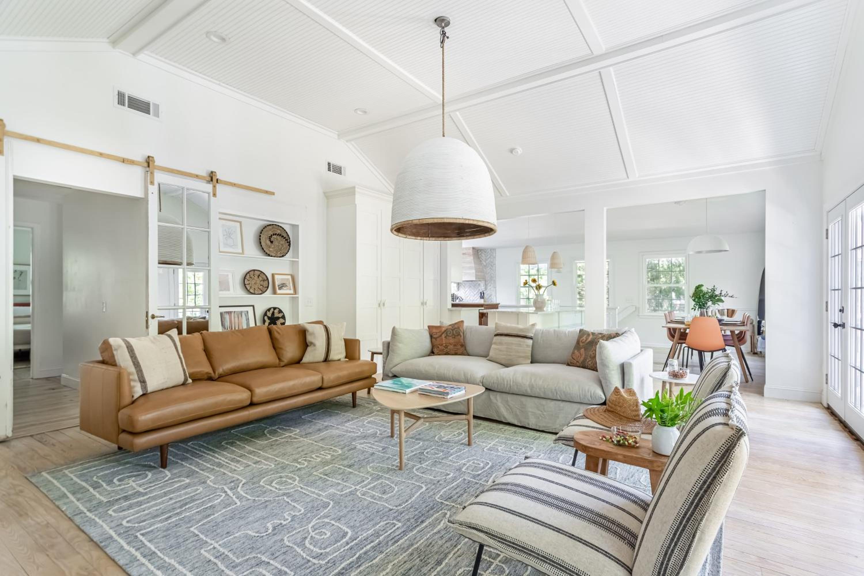 Cast Away by AvantStay Stunning Modern Home Near Beach w Two Kitchens