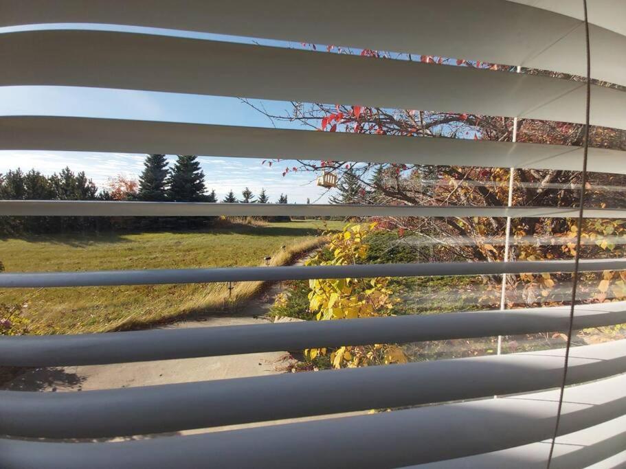 Countryside Escape - Private Suite with Scenic View