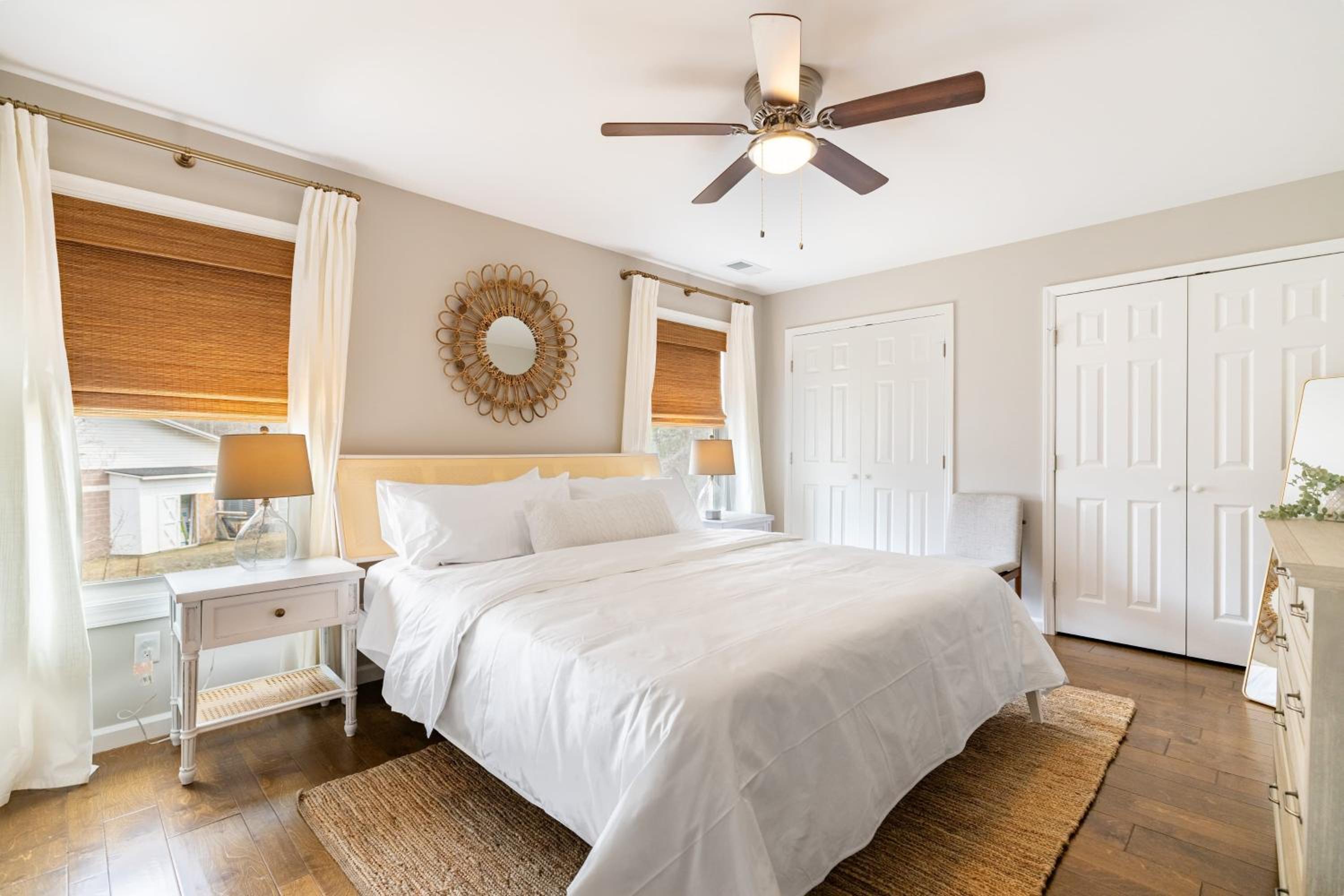 Silver Maple by AvantStay Modern Stylish Haven