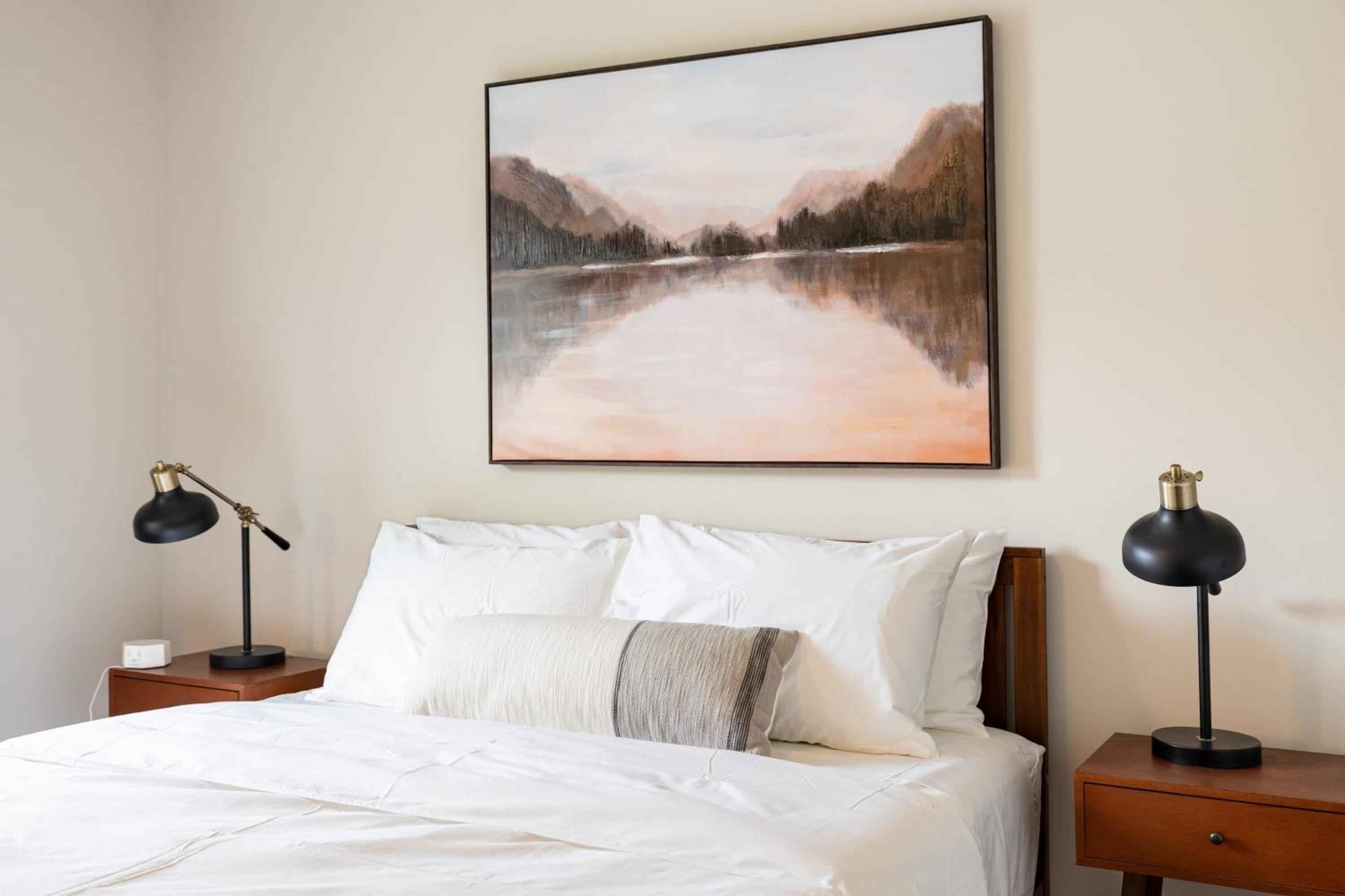 Silver Maple by AvantStay Modern Stylish Haven