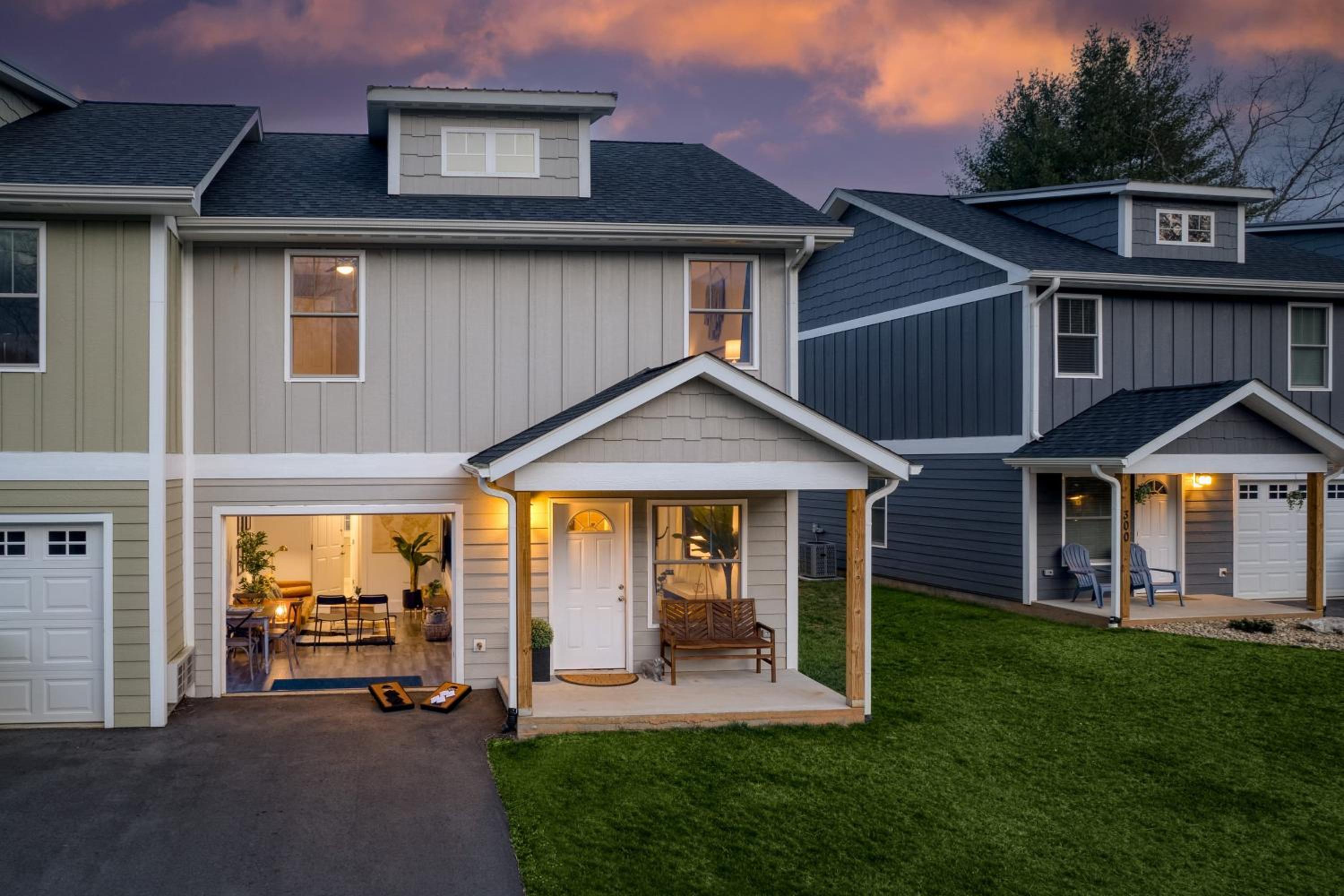 Silver Maple by AvantStay Modern Stylish Haven