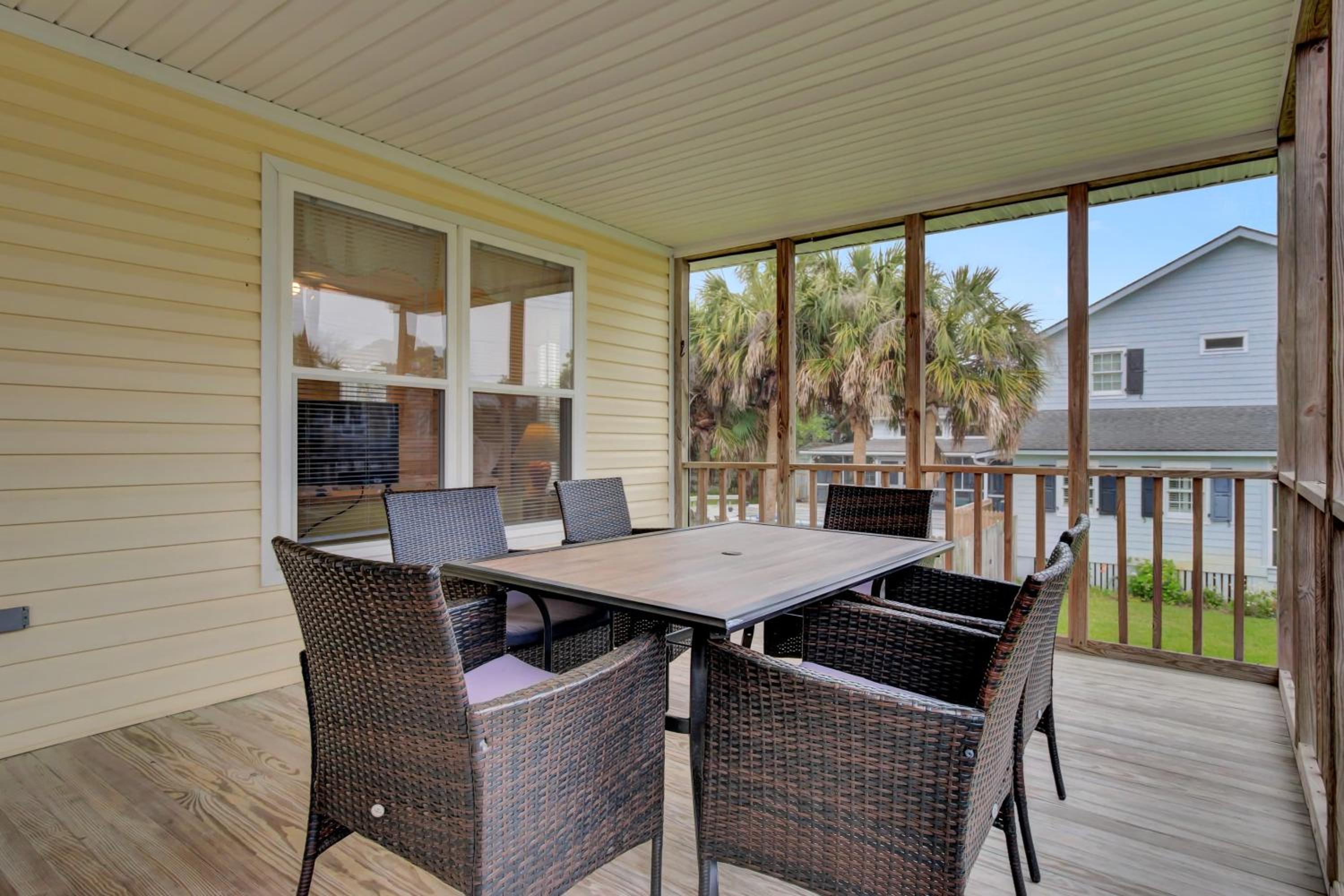Ion by AvantStay Walk to Beach Dining Shopping Central Location Deck