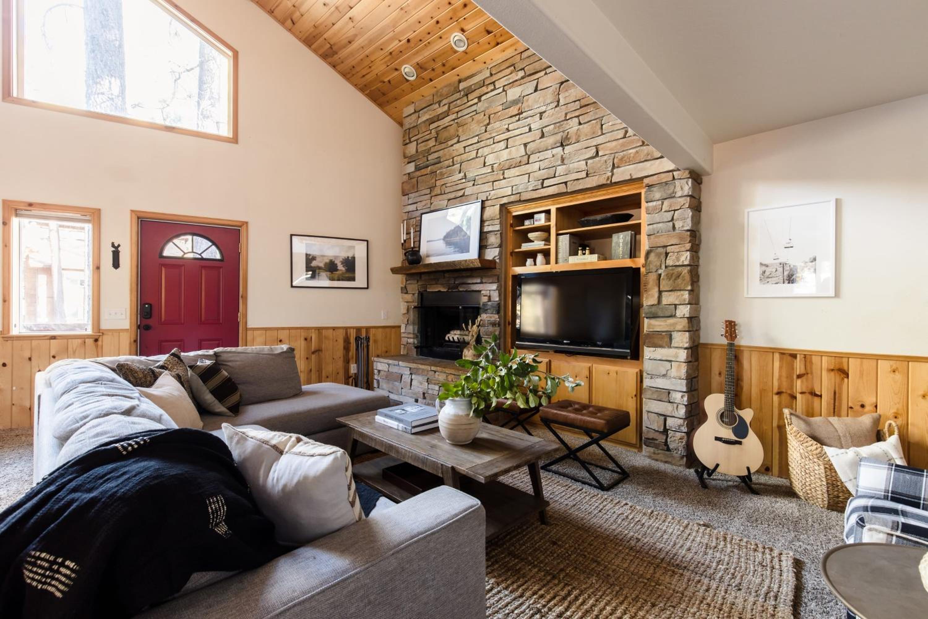 Walk to Ski Resort Lift • Deck Hot Tub Game Loft Jumper by AvantStay