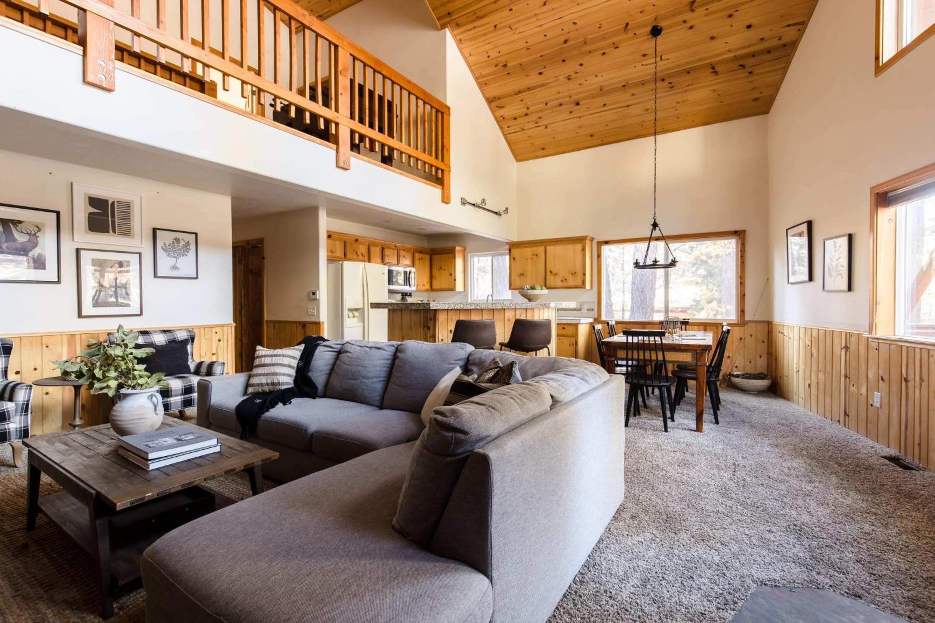 Walk to Ski Resort Lift • Deck Hot Tub Game Loft Jumper by AvantStay