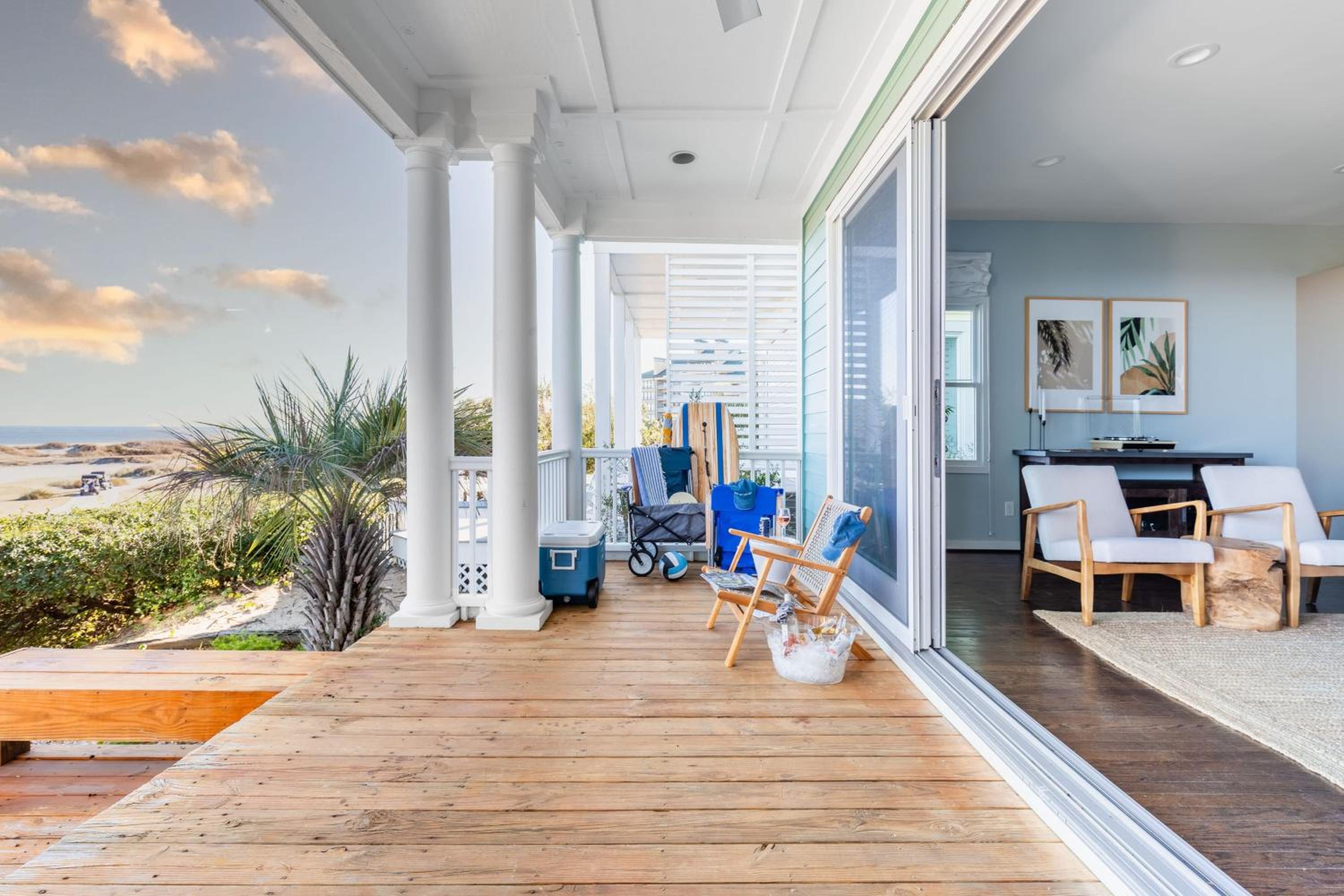 High Tide By AvantStay Incredible Beach Front Home w Pool