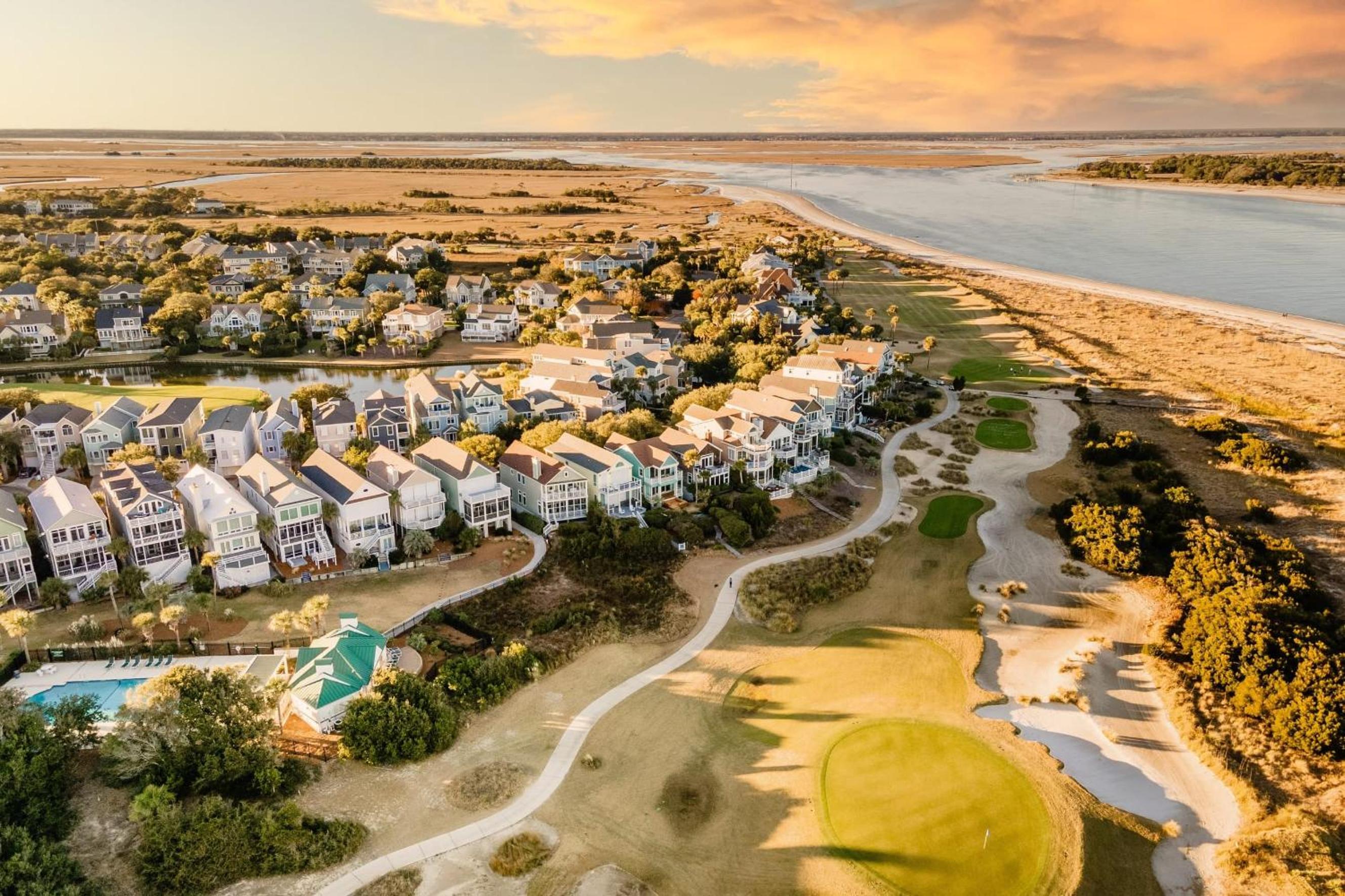 High Tide By AvantStay Incredible Beach Front Home w Pool