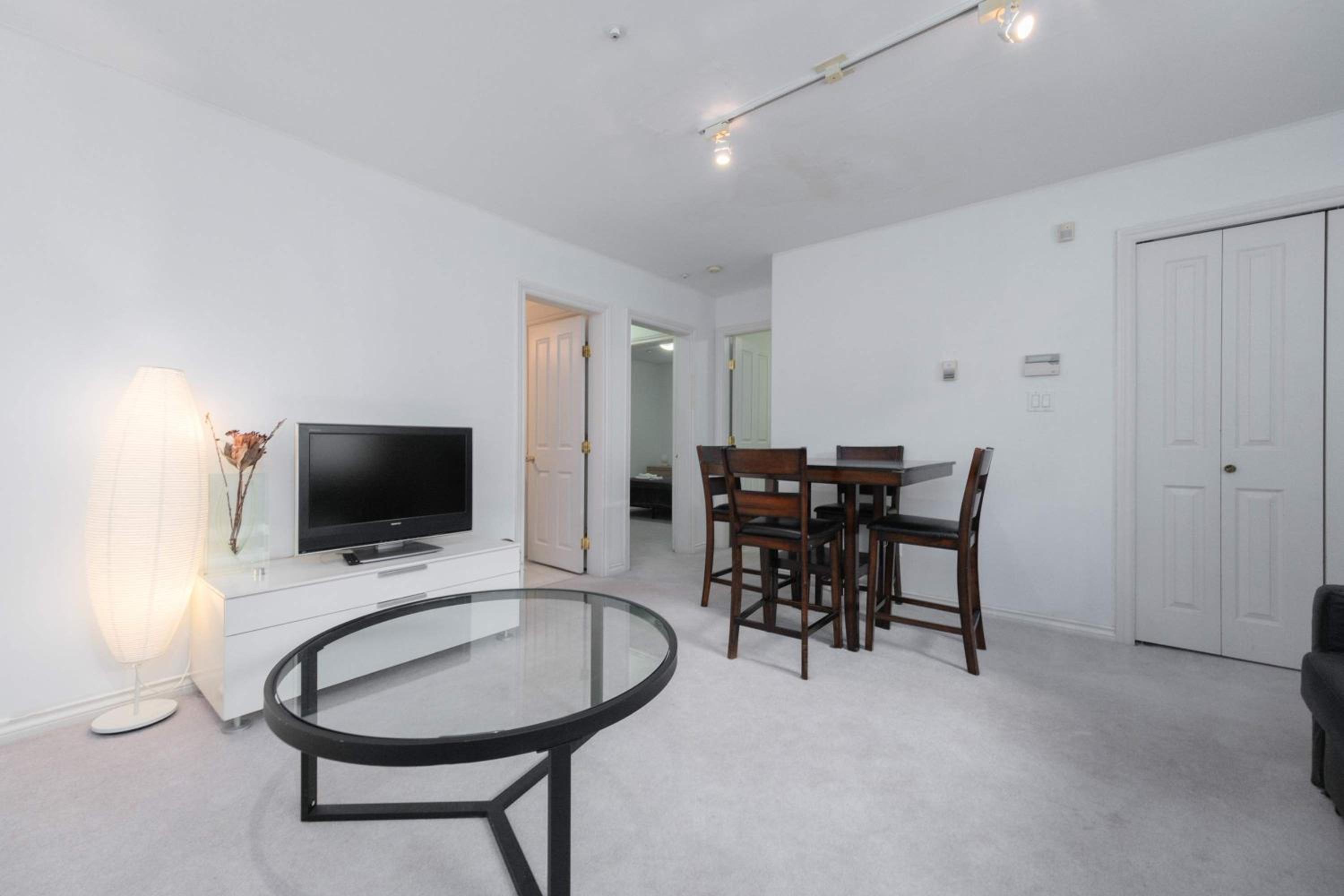 2 Bedroom Basement Guesthouse in Vancouver