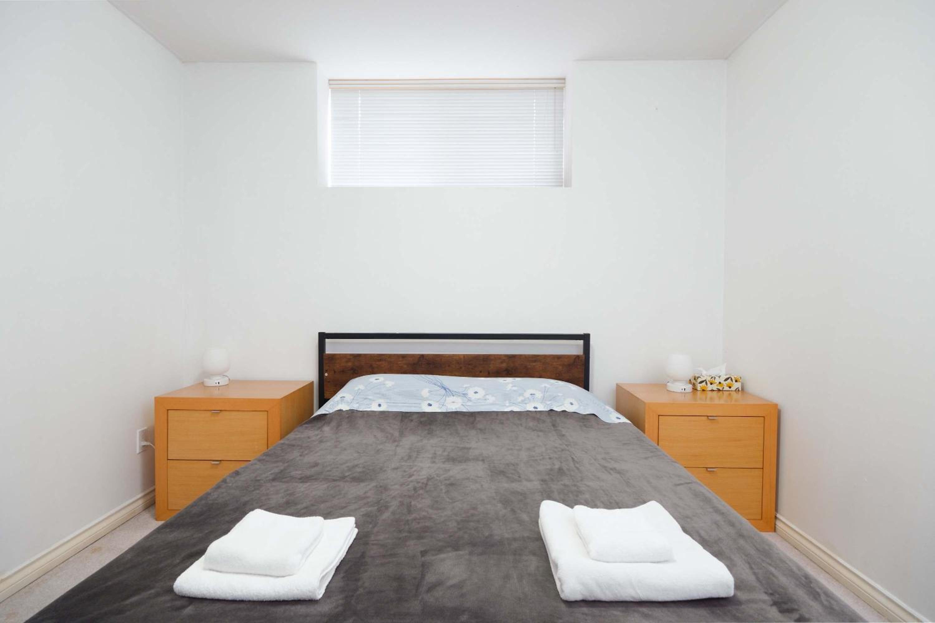 2 Bedroom Basement Guesthouse in Vancouver