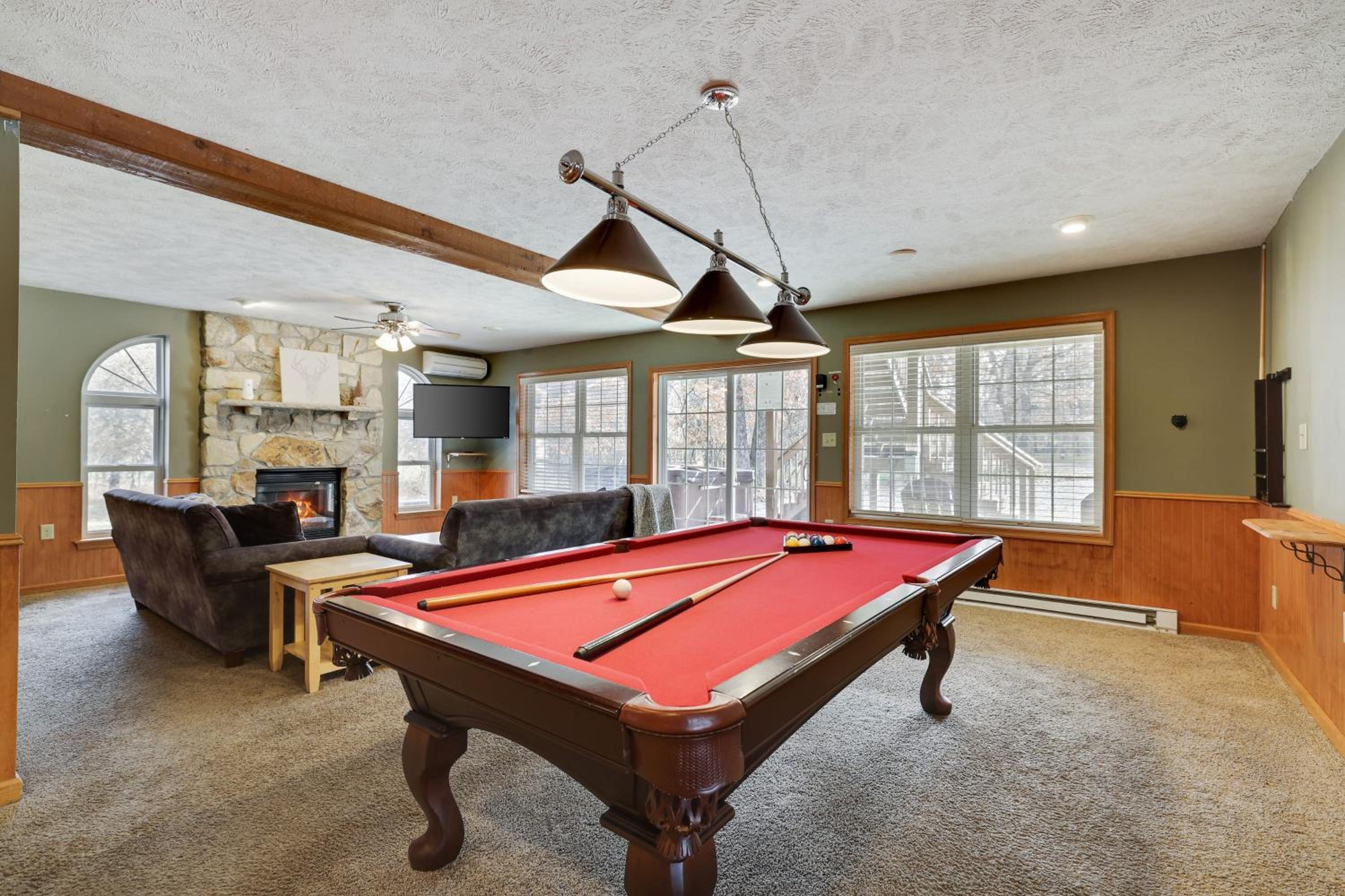 Sycamore Cove by AvantStay Hot Tub Game Rooms
