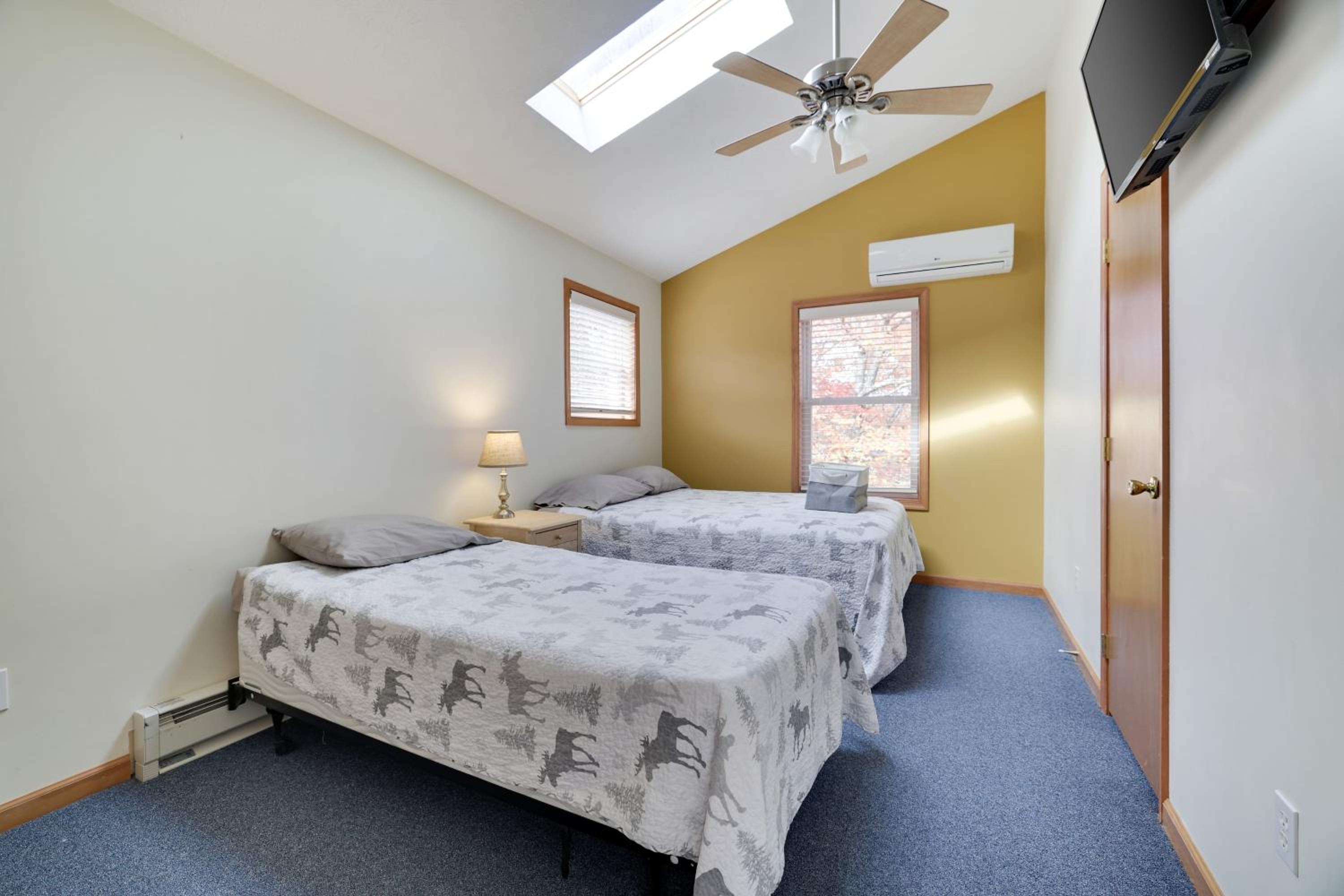 Sycamore Cove by AvantStay Hot Tub Game Rooms