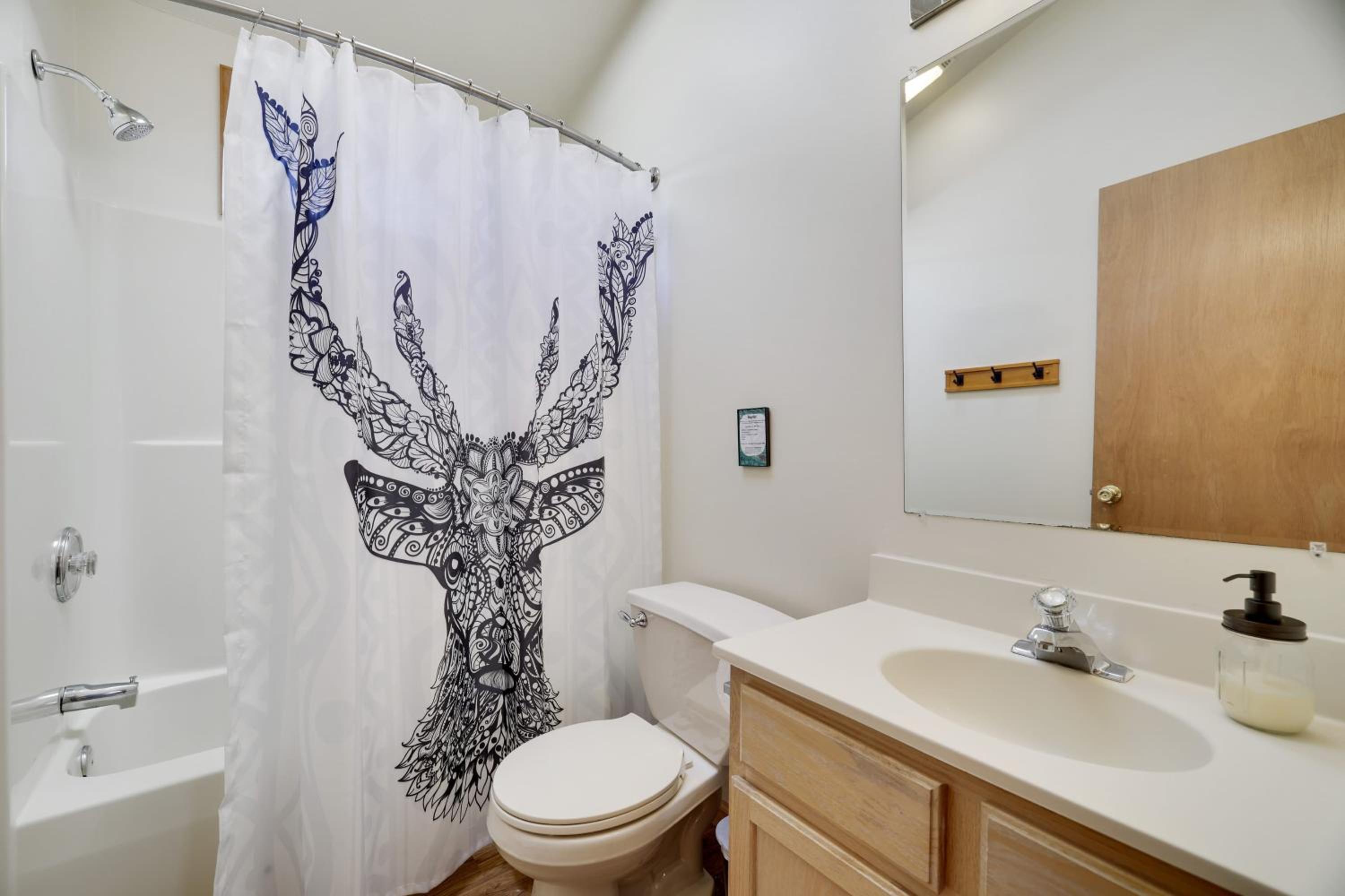 Sycamore Cove by AvantStay Hot Tub Game Rooms