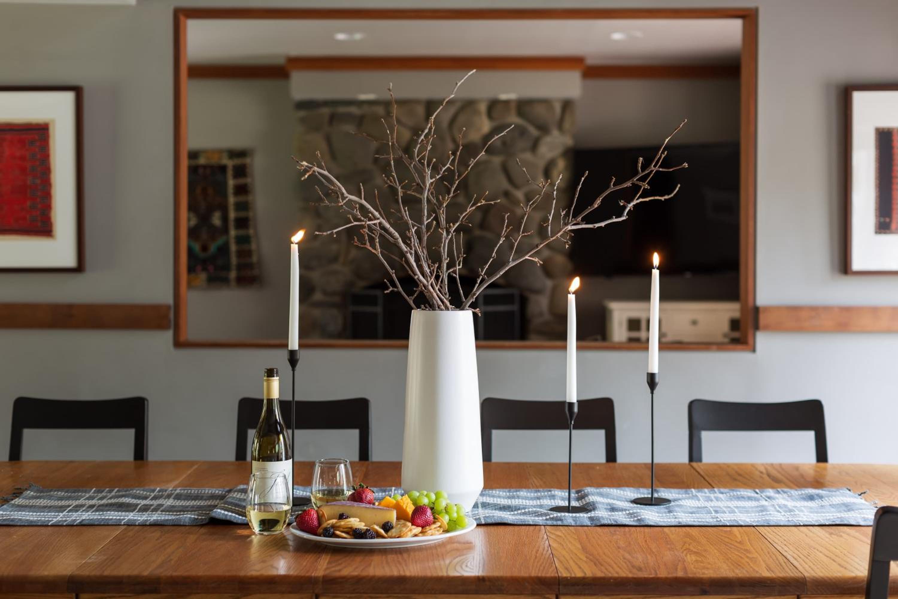 Skylight by AvantStay Elevated Mountain Home w Hot Tub Billiards Large Patio