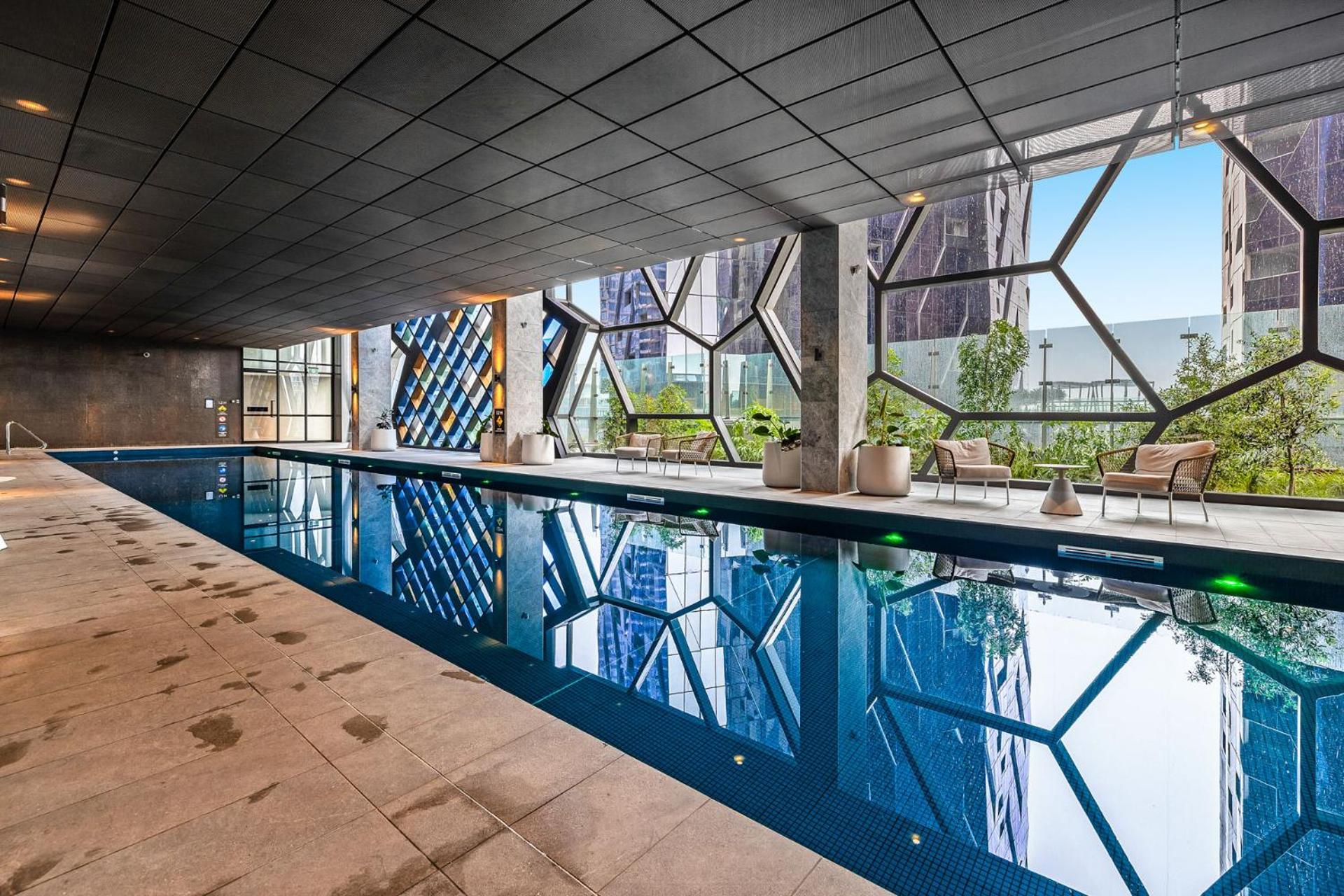 New Central CBD, Pool, Gym, Wifi