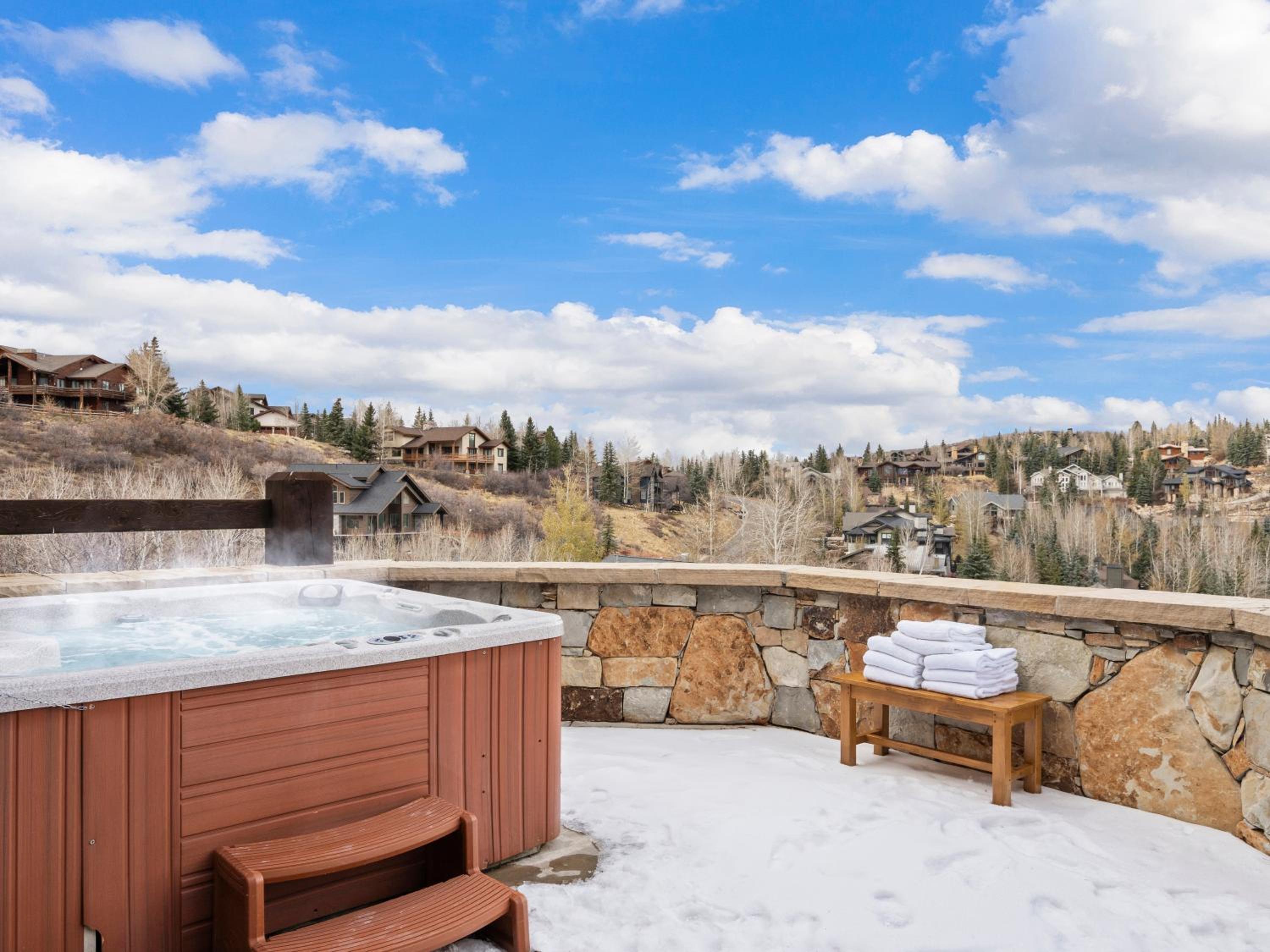 7 BR Lower Deer Valley Mtn Retreat - Panoramic Views, Free On-Demand Park City Area Shuttle view 5