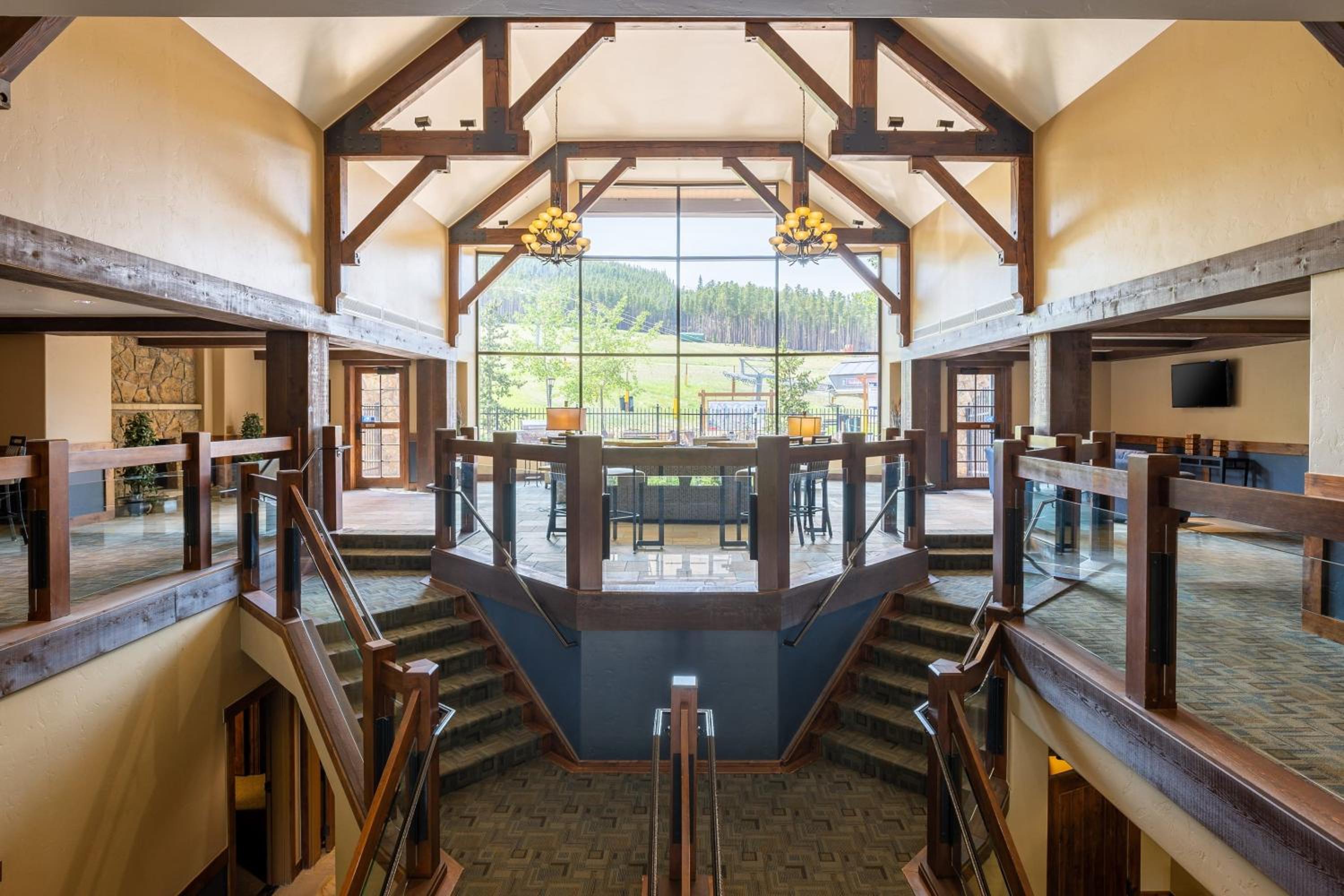 Twin Chutes by AvantStay Beautiful Ski in Ski out Condo w access to Hot Tub Gym