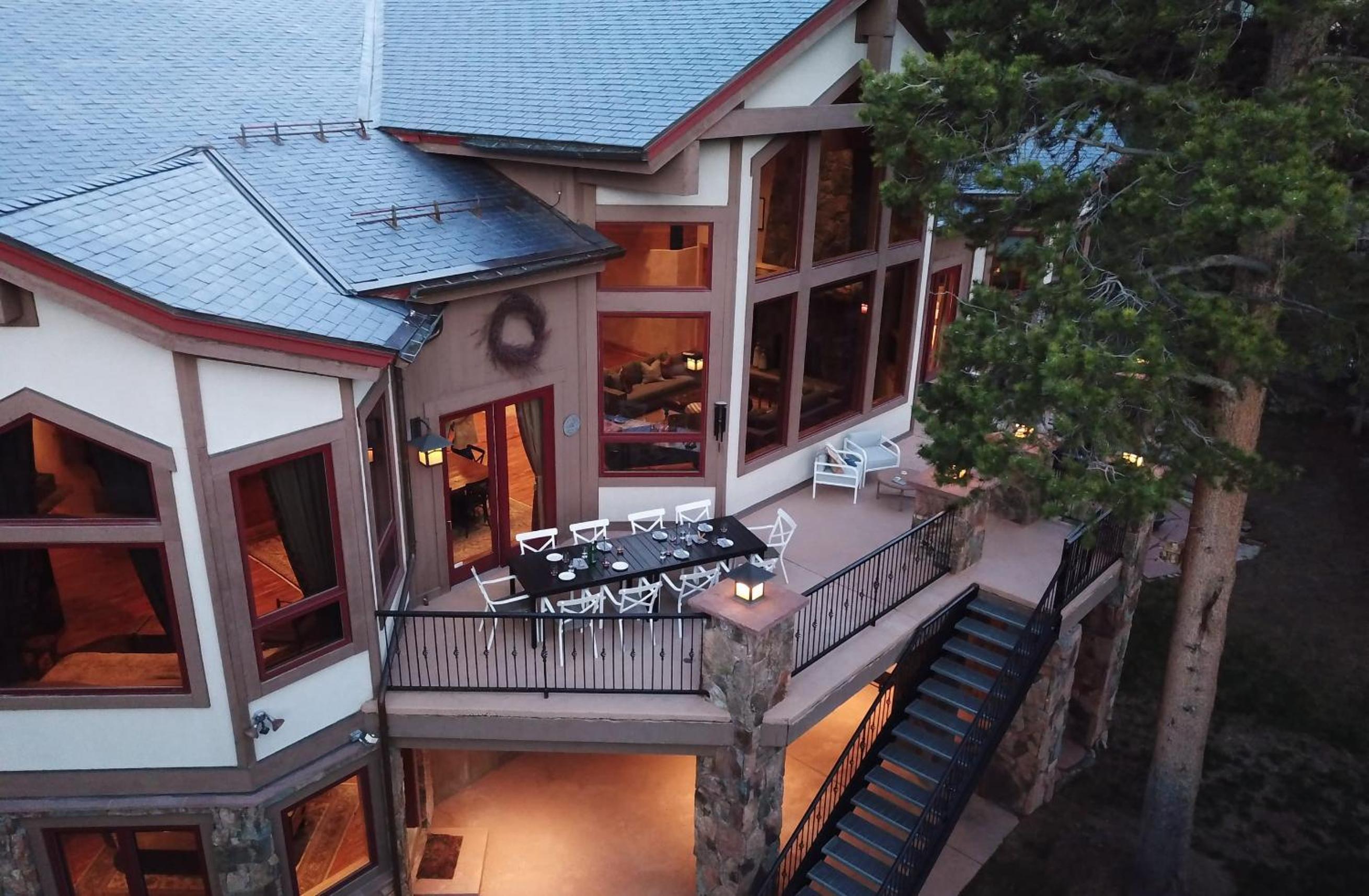 Cherry Ridge by AvantStay Incredible Mountain Mansion w Game Room Hot Tub Views