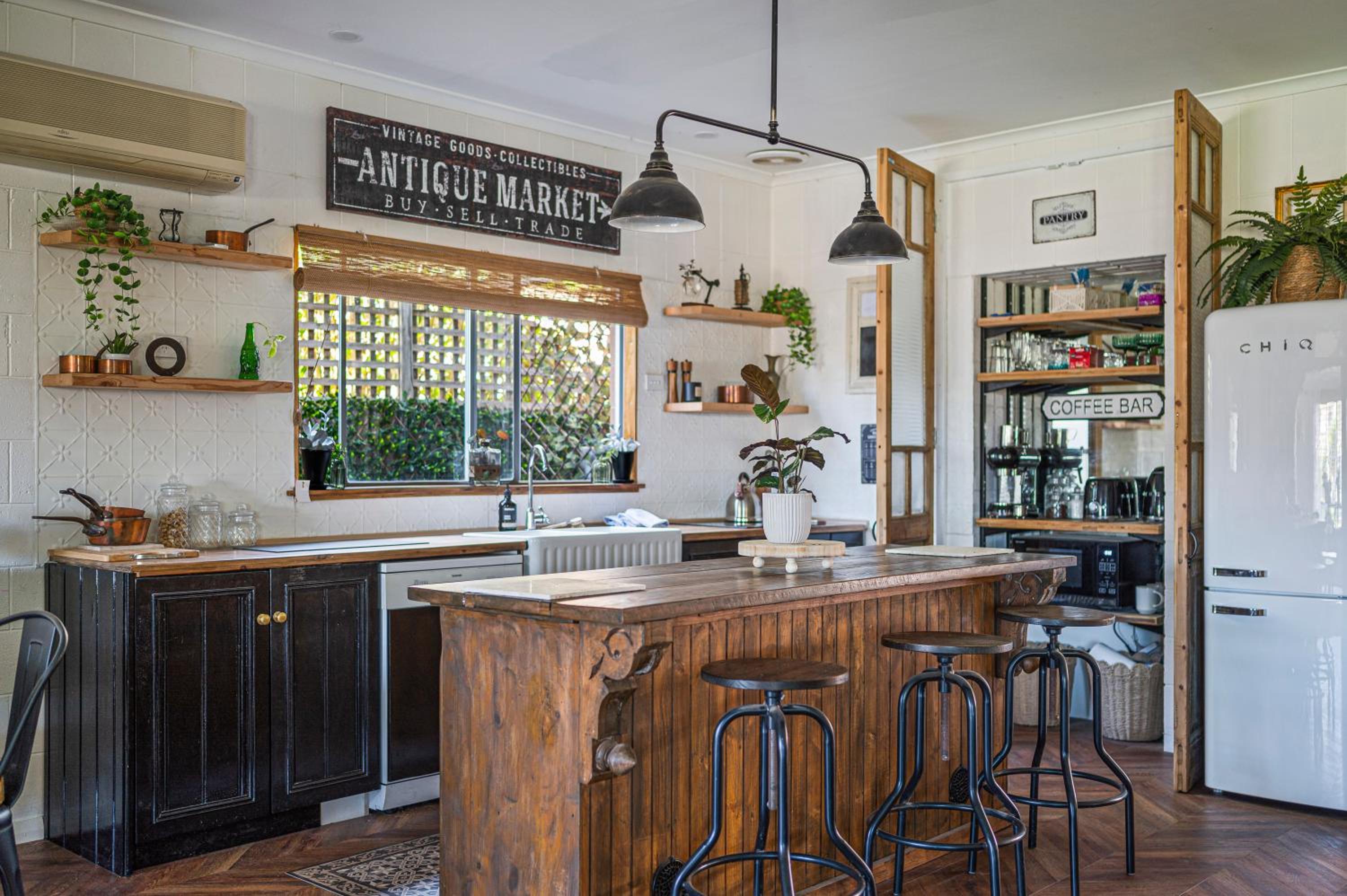 Palm Tree Cottage - Aldinga Beach - C21 SouthCoast Holidays