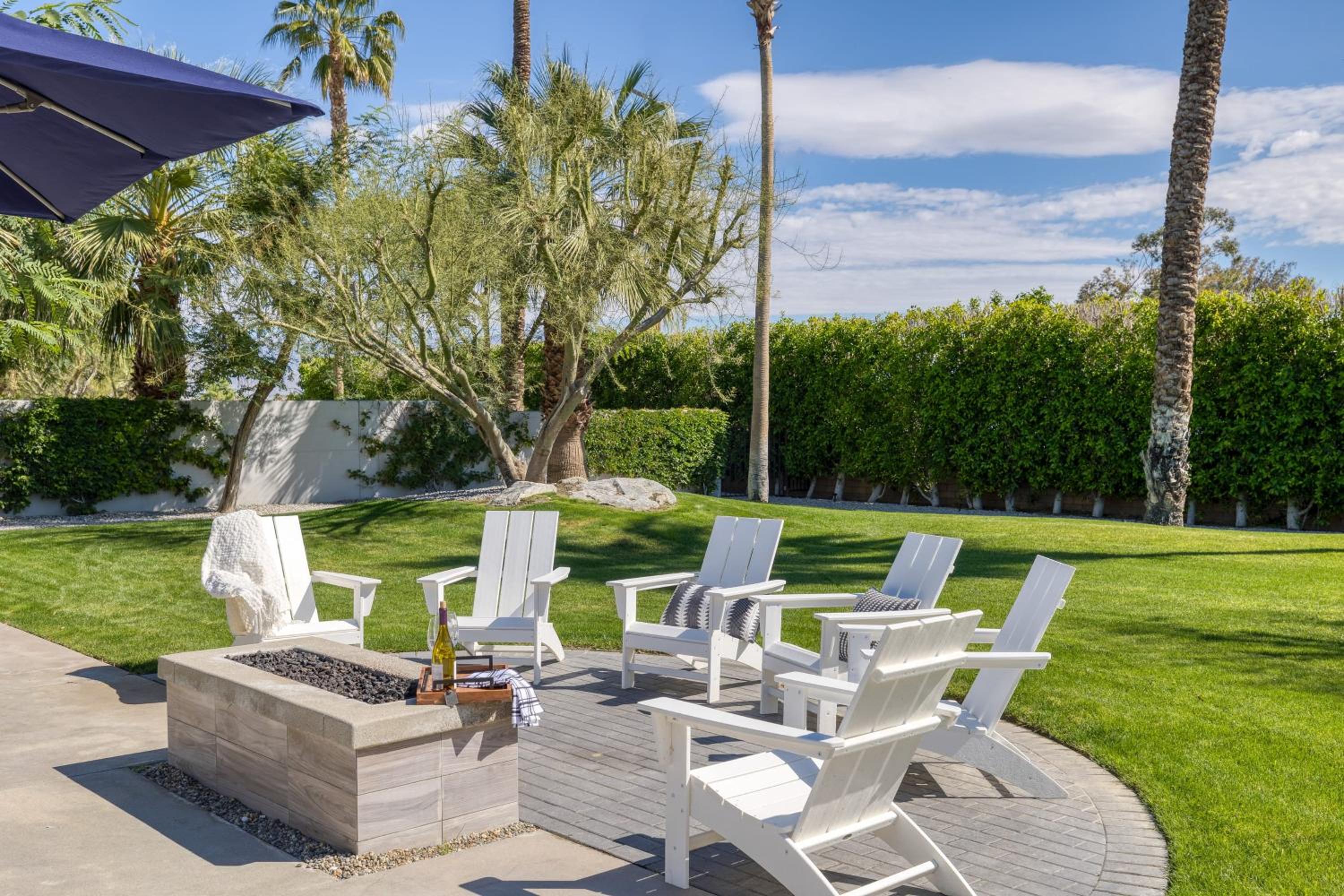 Sleeps 28 Bocce Ball Pool EV Charger Near Coachella Polo Villas Paradise