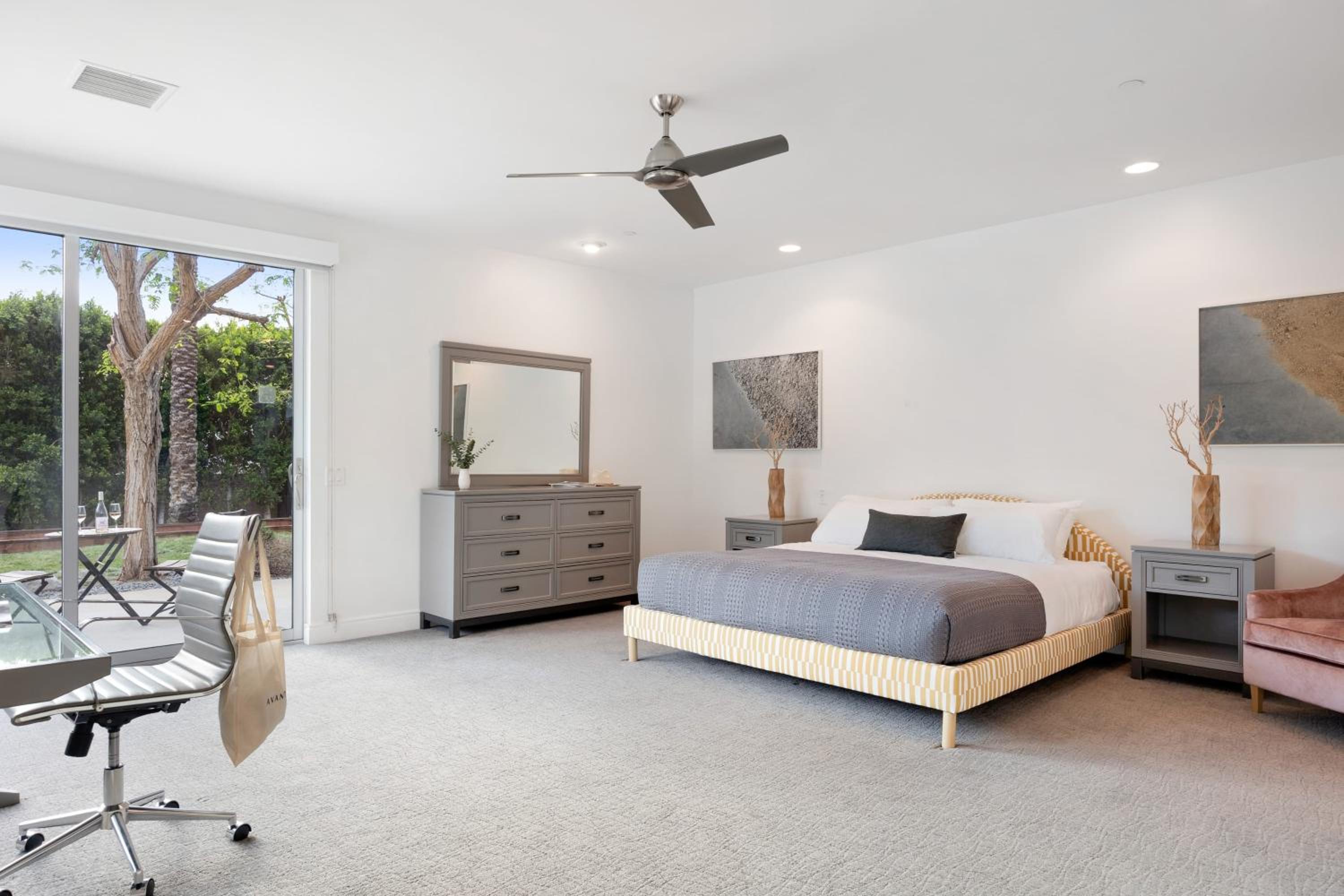 Sleeps 28 Bocce Ball Pool EV Charger Near Coachella Polo Villas Paradise