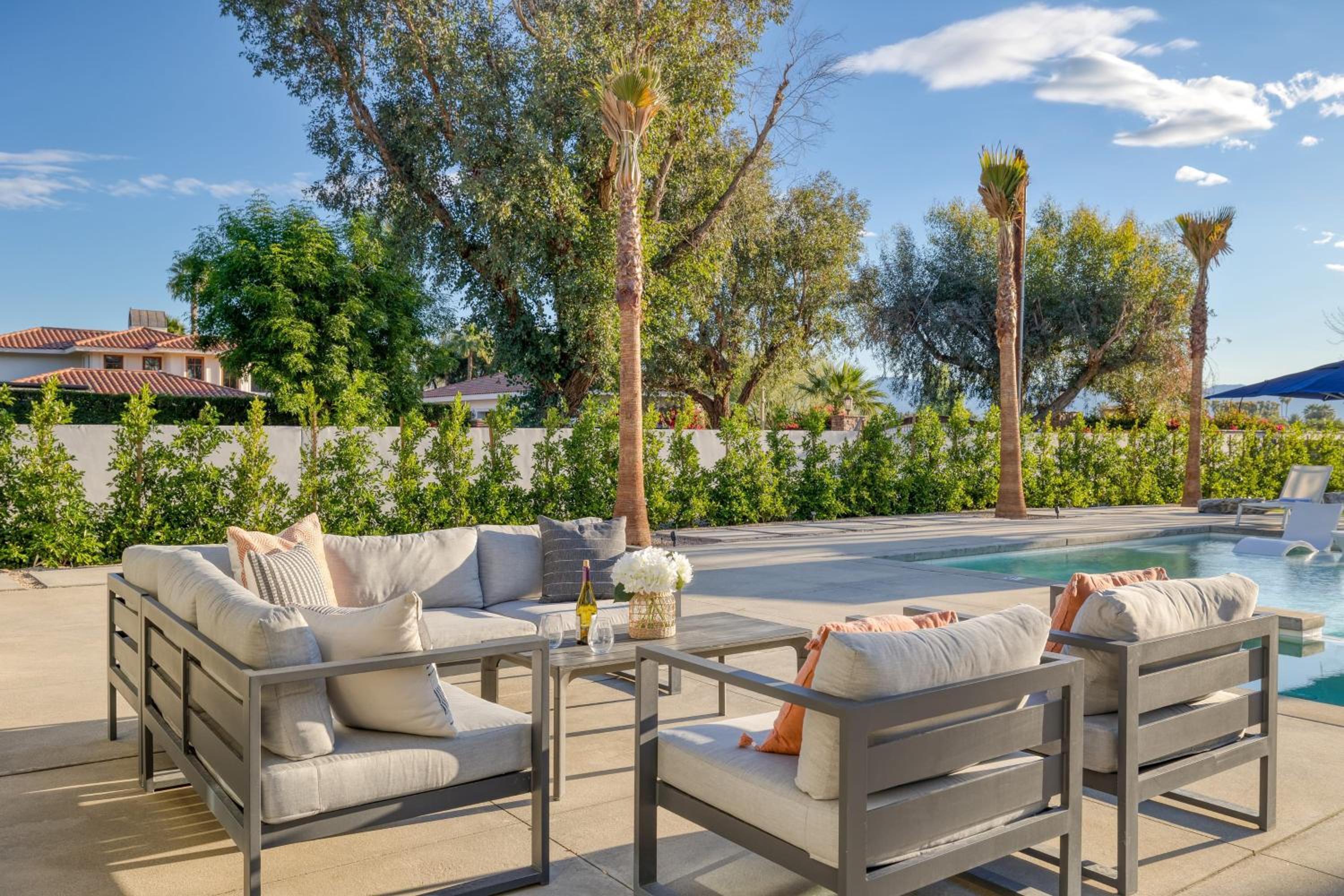Sleeps 28 Bocce Ball Pool EV Charger Near Coachella Polo Villas Paradise