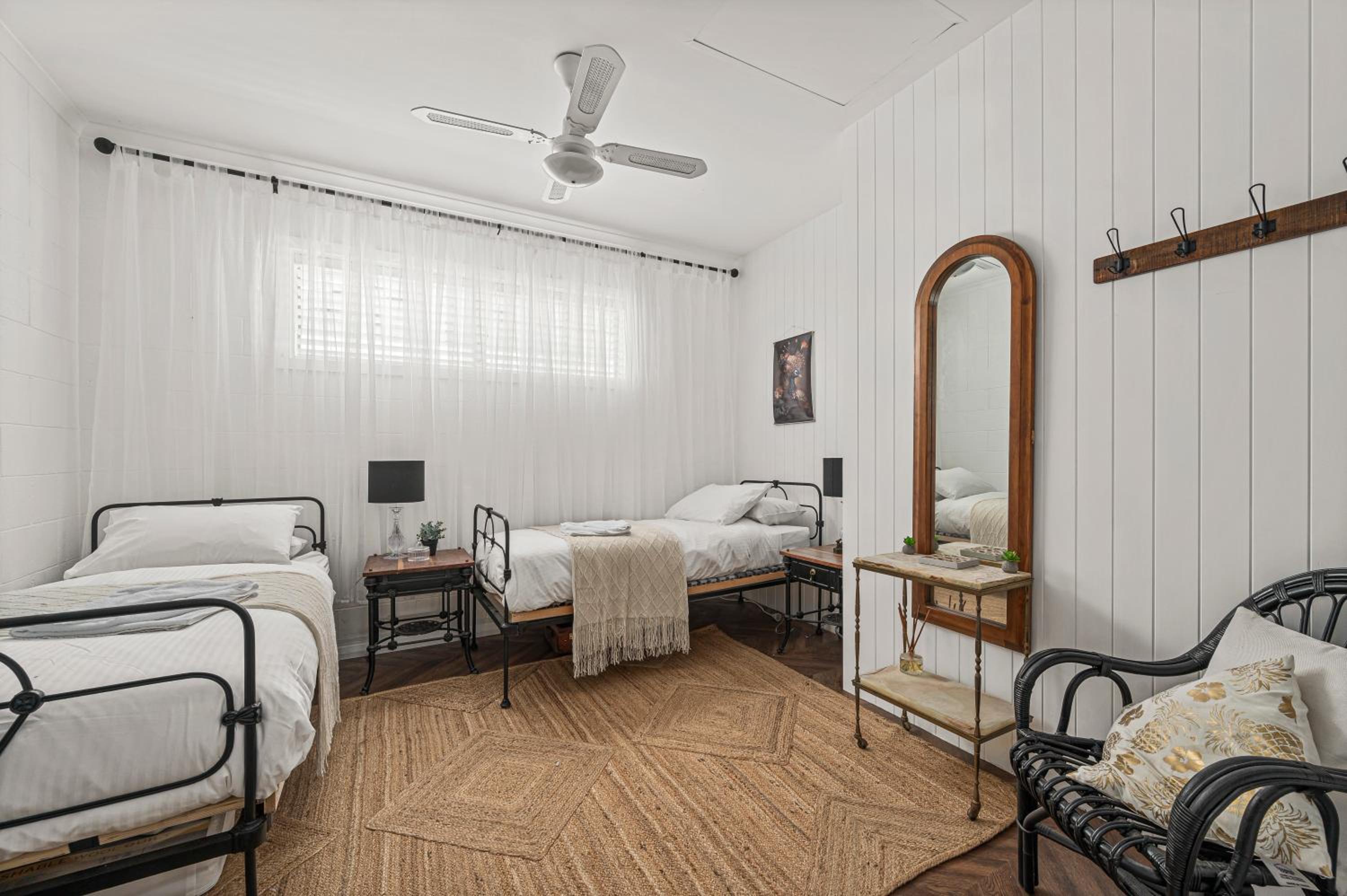 Palm Tree Cottage - Aldinga Beach - C21 SouthCoast Holidays
