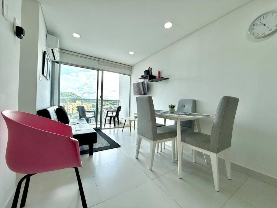 Beautiful Condo 3hab Near Old City Beach & Airport