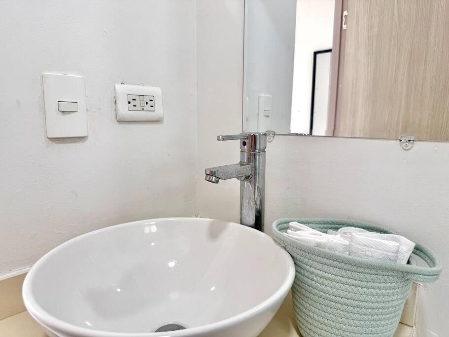 Beautiful Condo 3hab Near Old City Beach & Airport