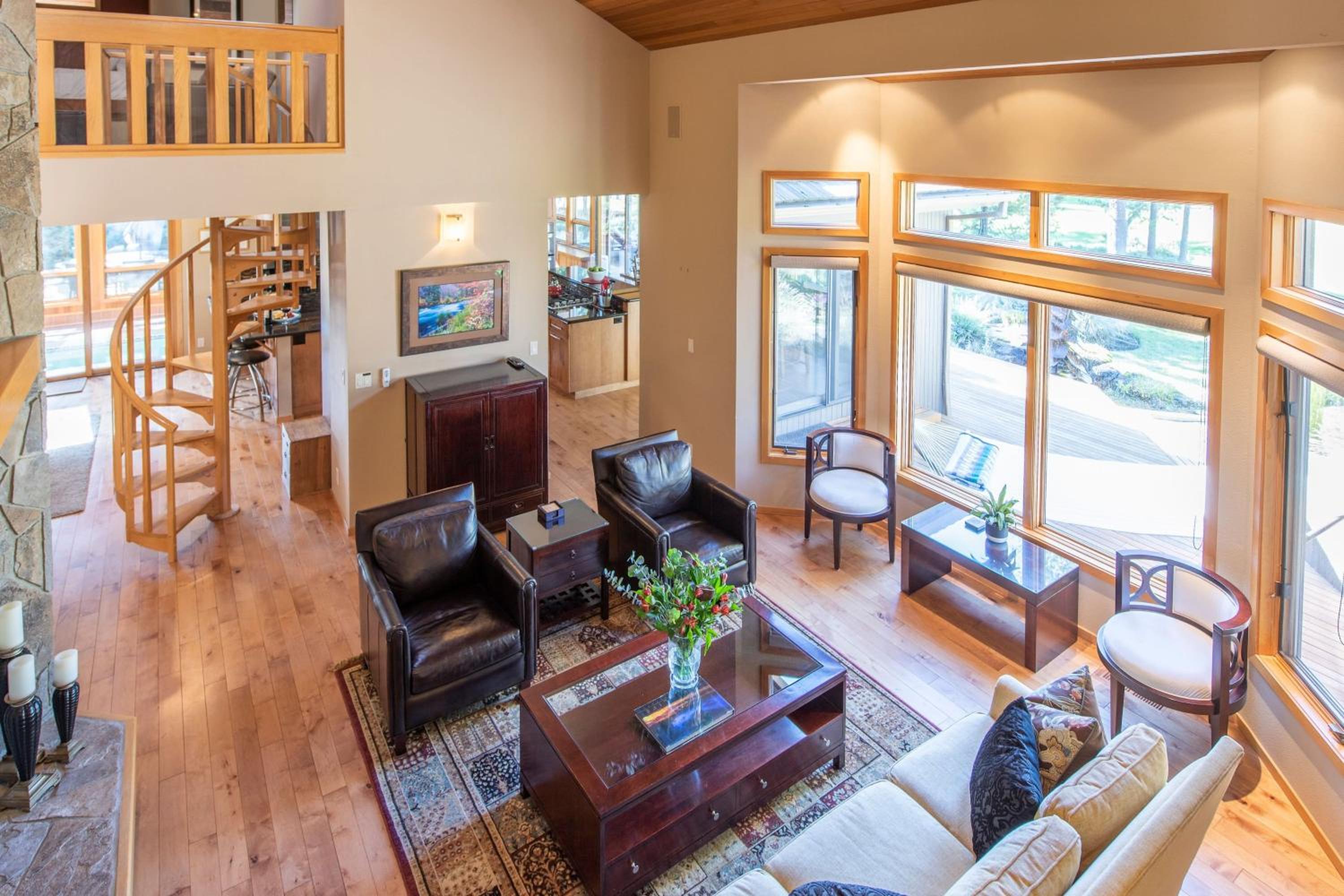 Sunriver by AvantStay Cozy Mountain Home w Indoor Pool and Hot Tub