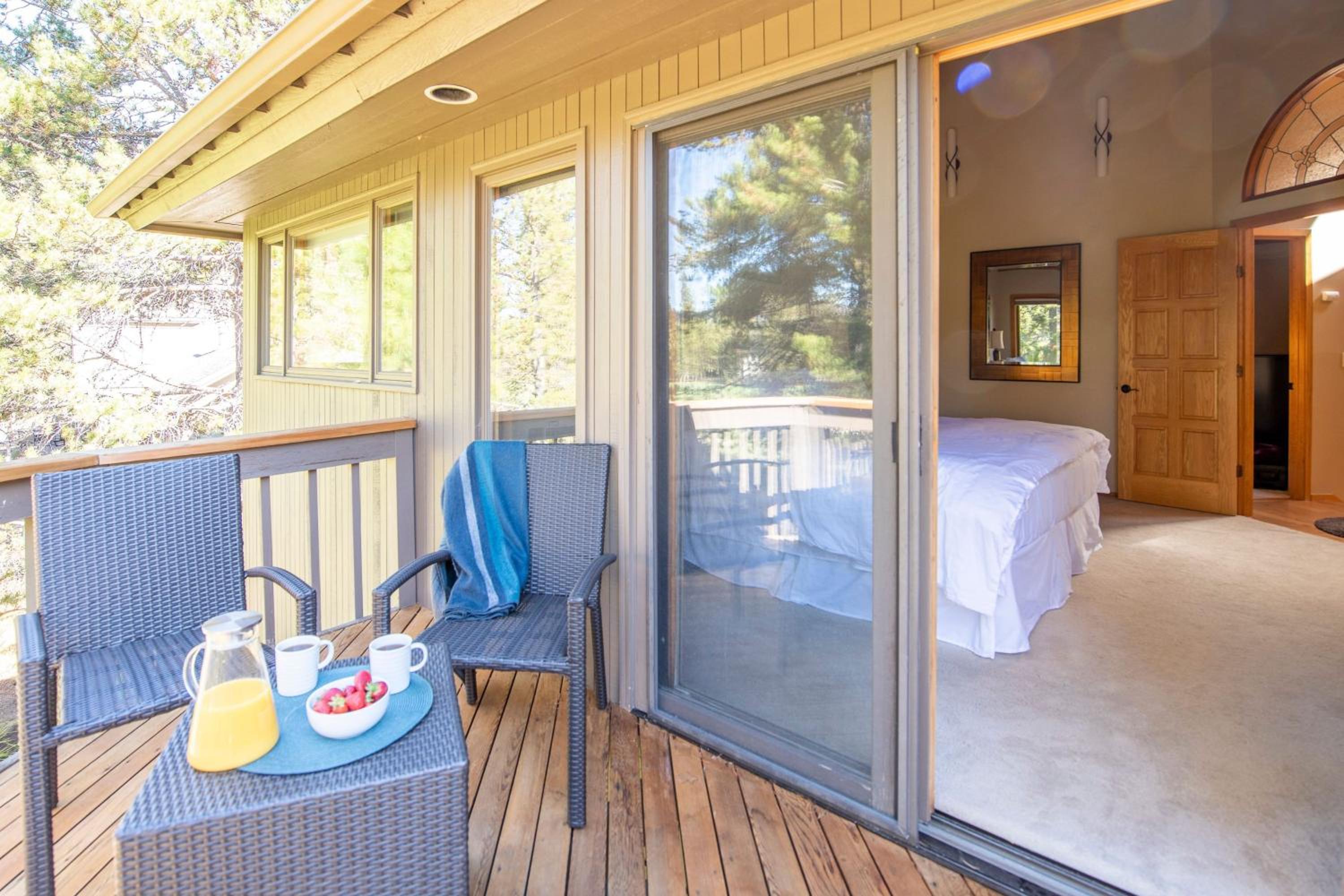 Sunriver by AvantStay Cozy Mountain Home w Indoor Pool and Hot Tub