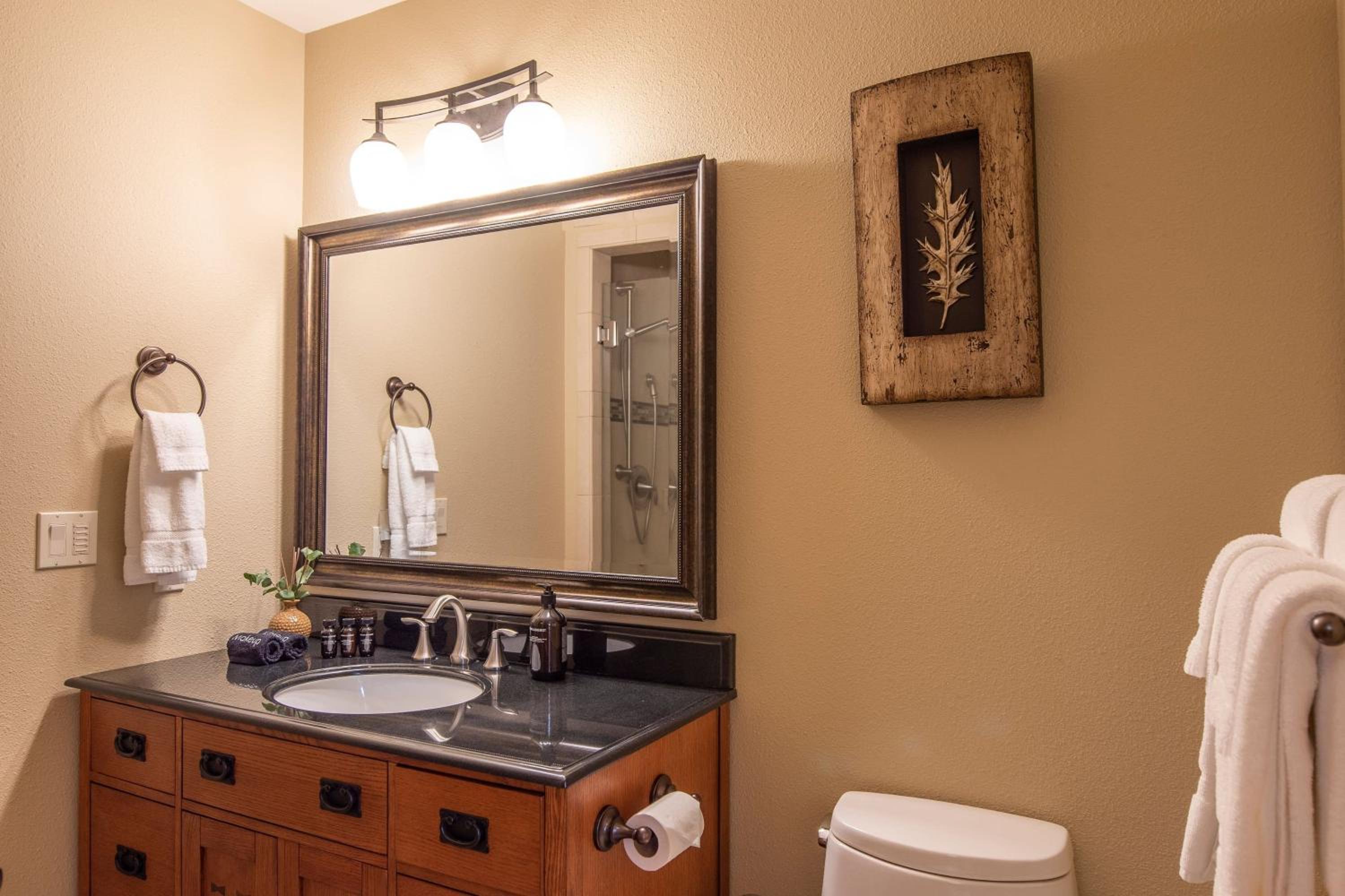 Sunriver by AvantStay Cozy Mountain Home w Indoor Pool and Hot Tub