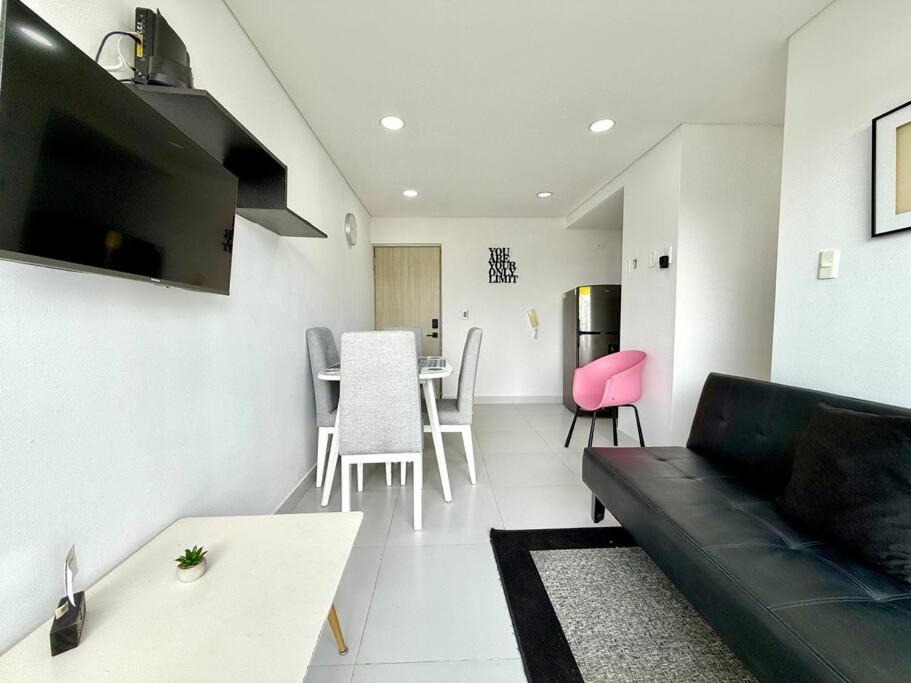 Beautiful Condo 3hab Near Old City Beach & Airport