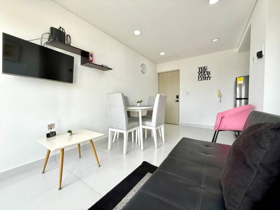 Beautiful Condo 3hab Near Old City Beach & Airport
