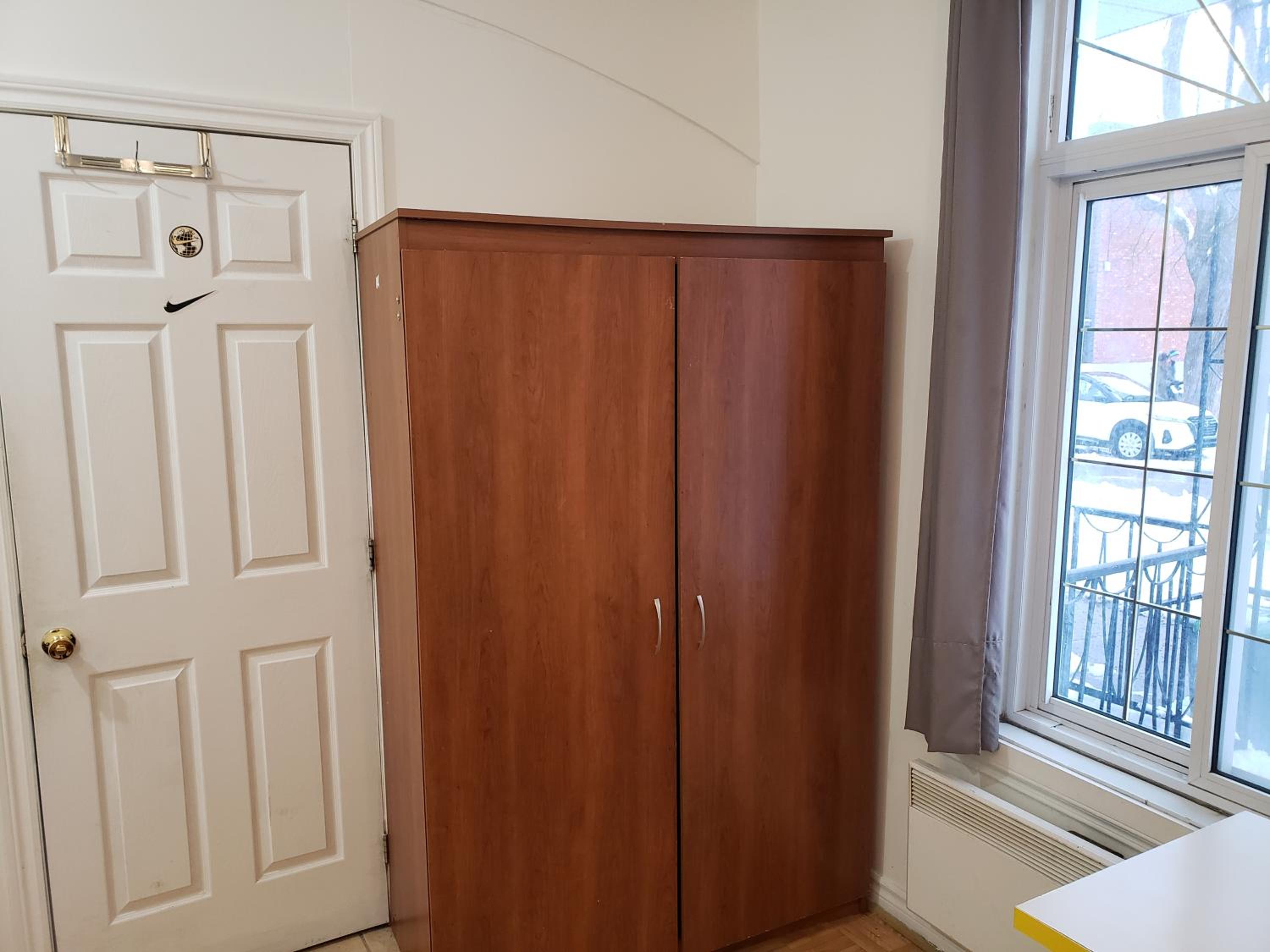 Delightful room near Metro Monk station with Self Check-in