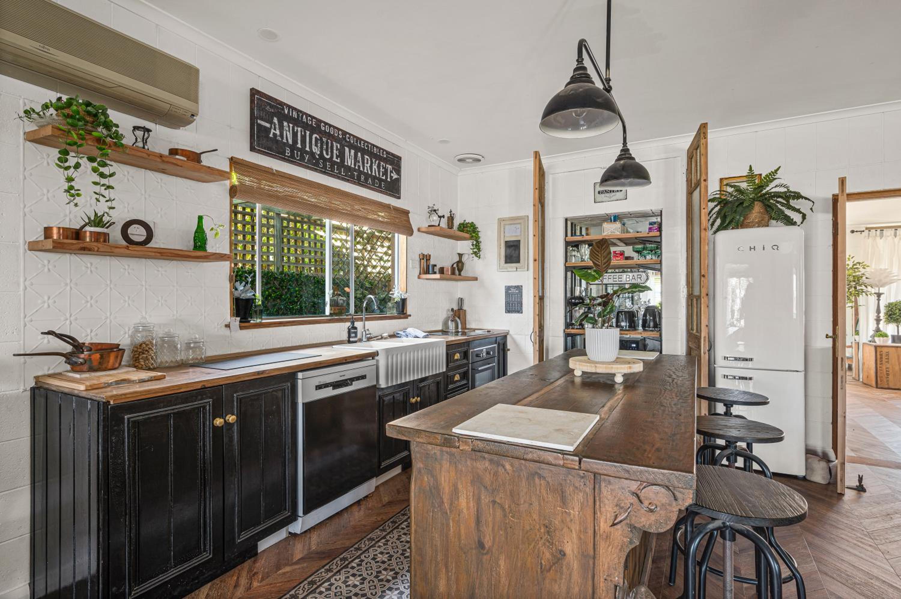 Palm Tree Cottage - Aldinga Beach - C21 SouthCoast Holidays