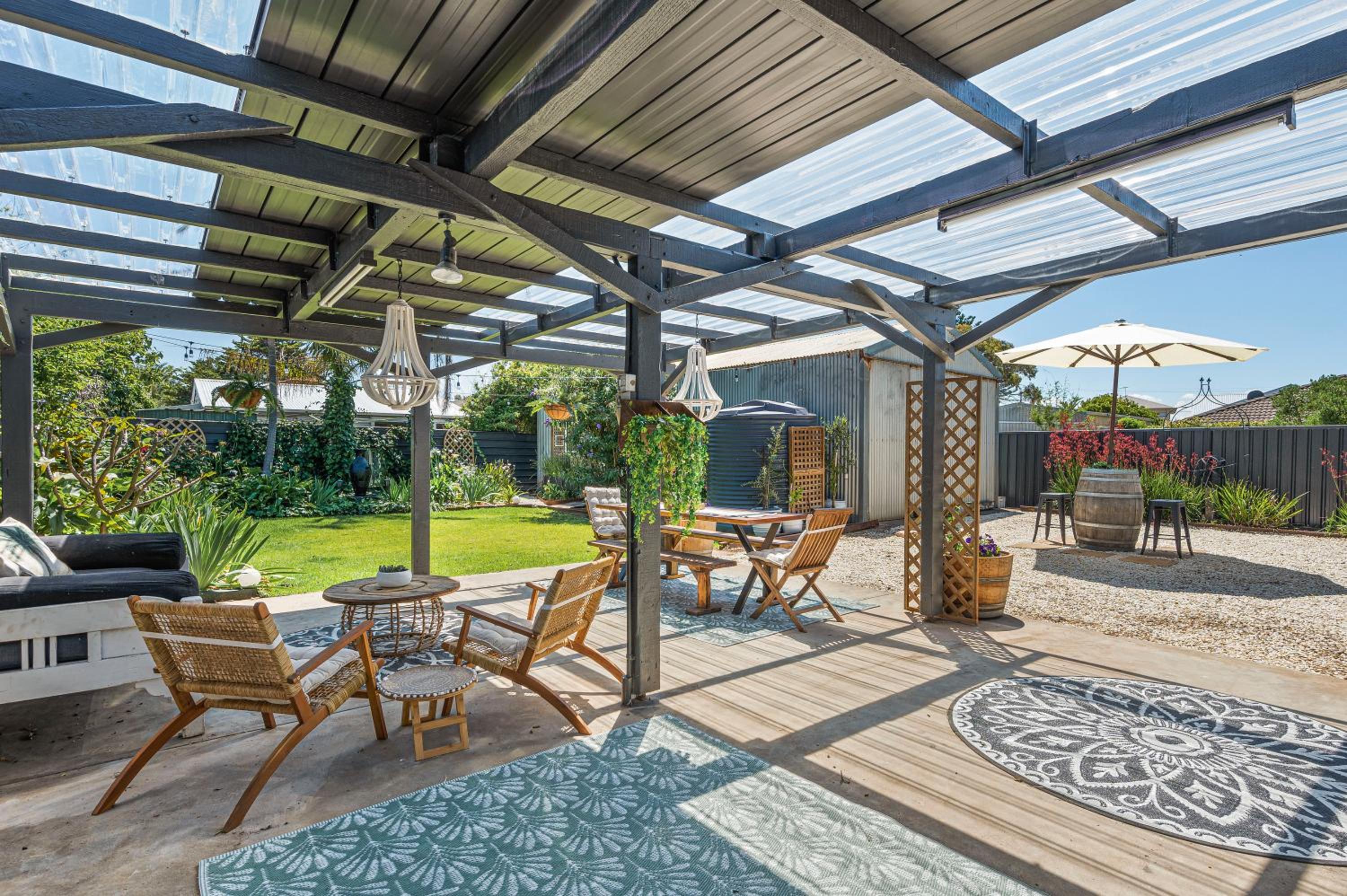 Palm Tree Cottage - Aldinga Beach - C21 SouthCoast Holidays