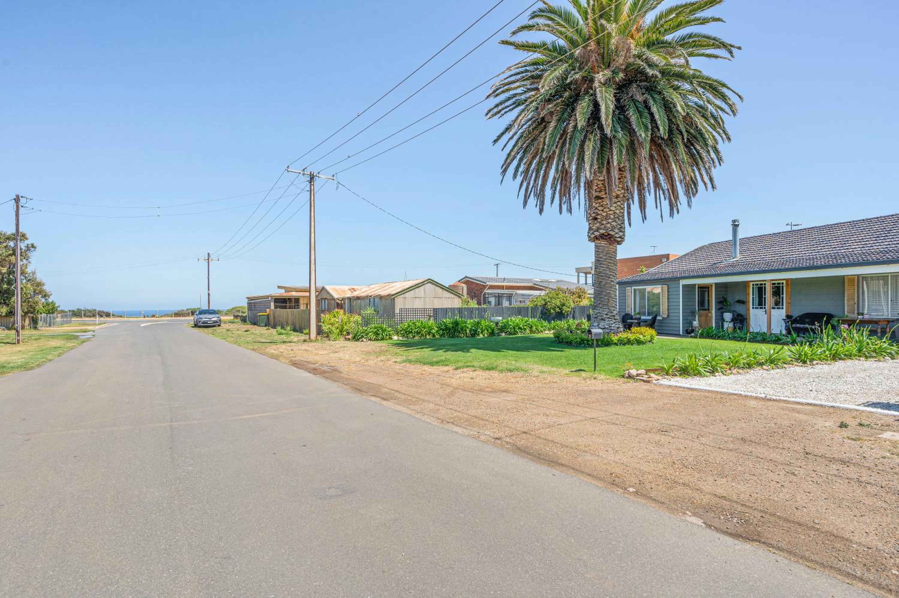 Palm Tree Cottage - Aldinga Beach - C21 SouthCoast Holidays
