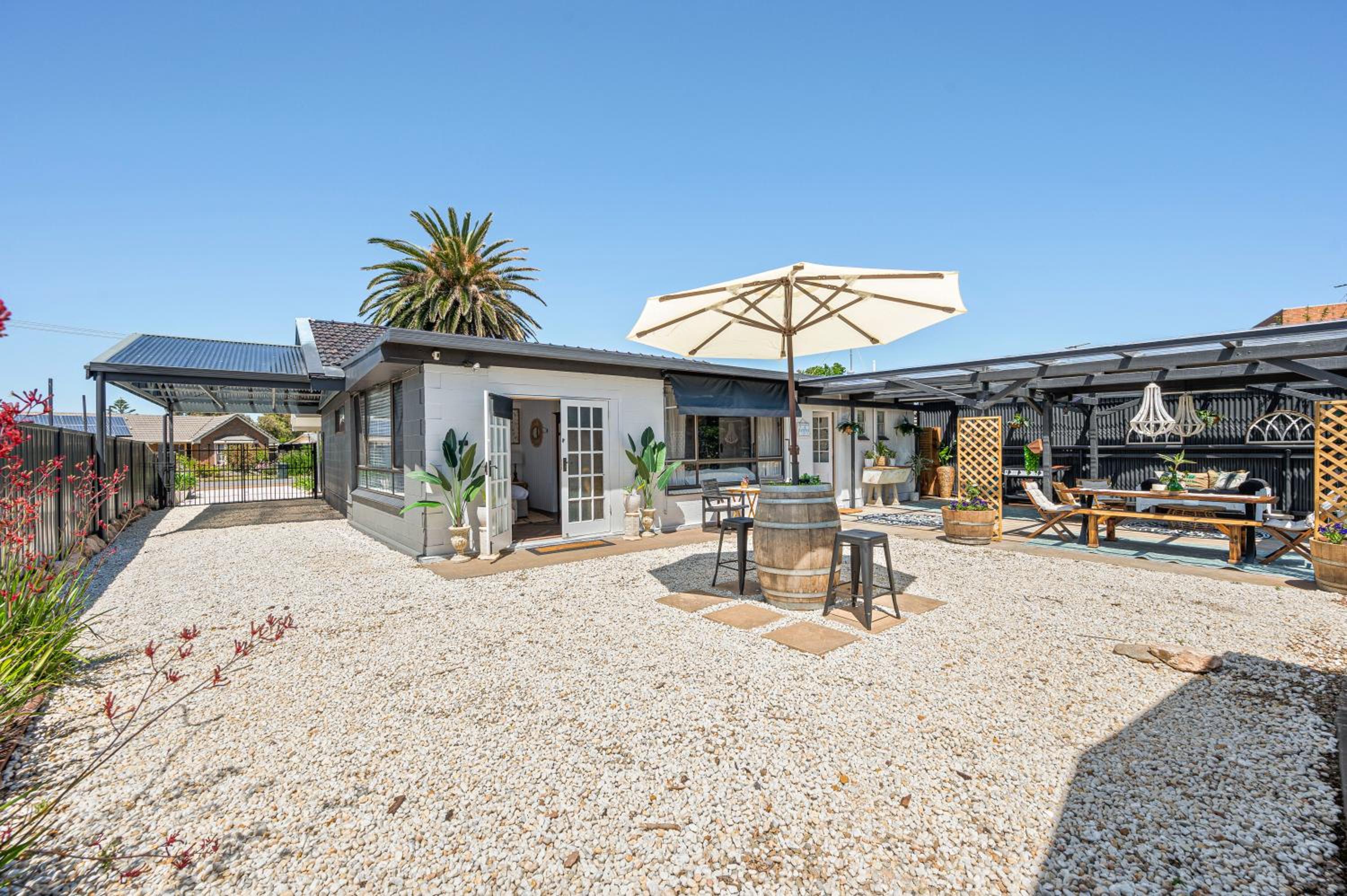 Palm Tree Cottage - Aldinga Beach - C21 SouthCoast Holidays