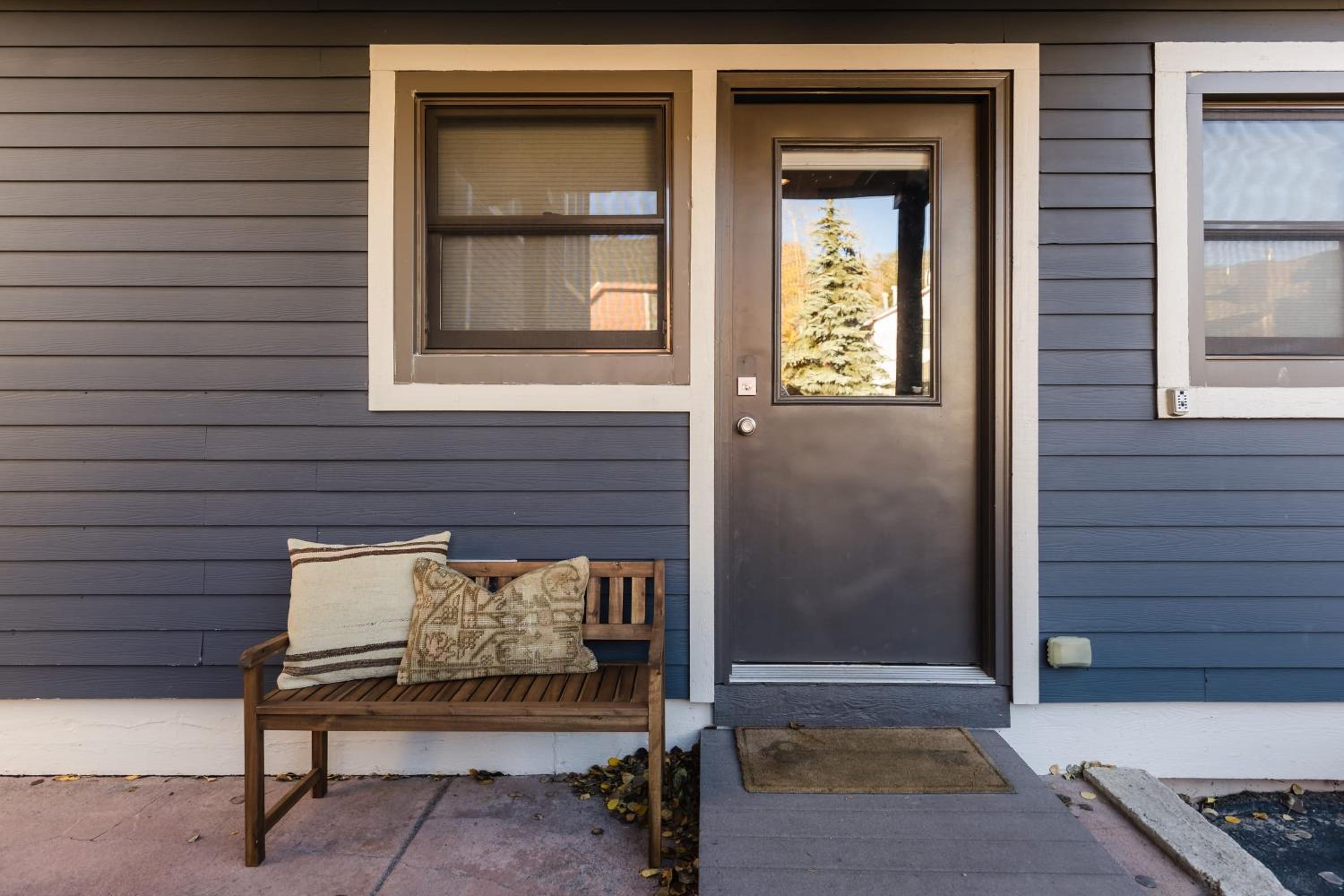Paddington by AvantStay Cozy Chic Ski Lodge Mins from Mountain