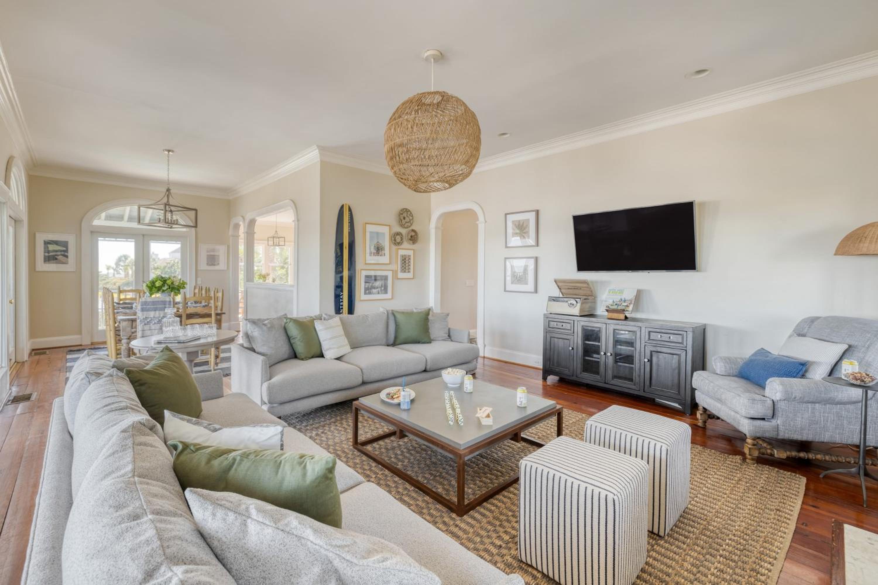 Haven by AvantStay Luxury Beachfront Home w Pool Gorgeous Patios
