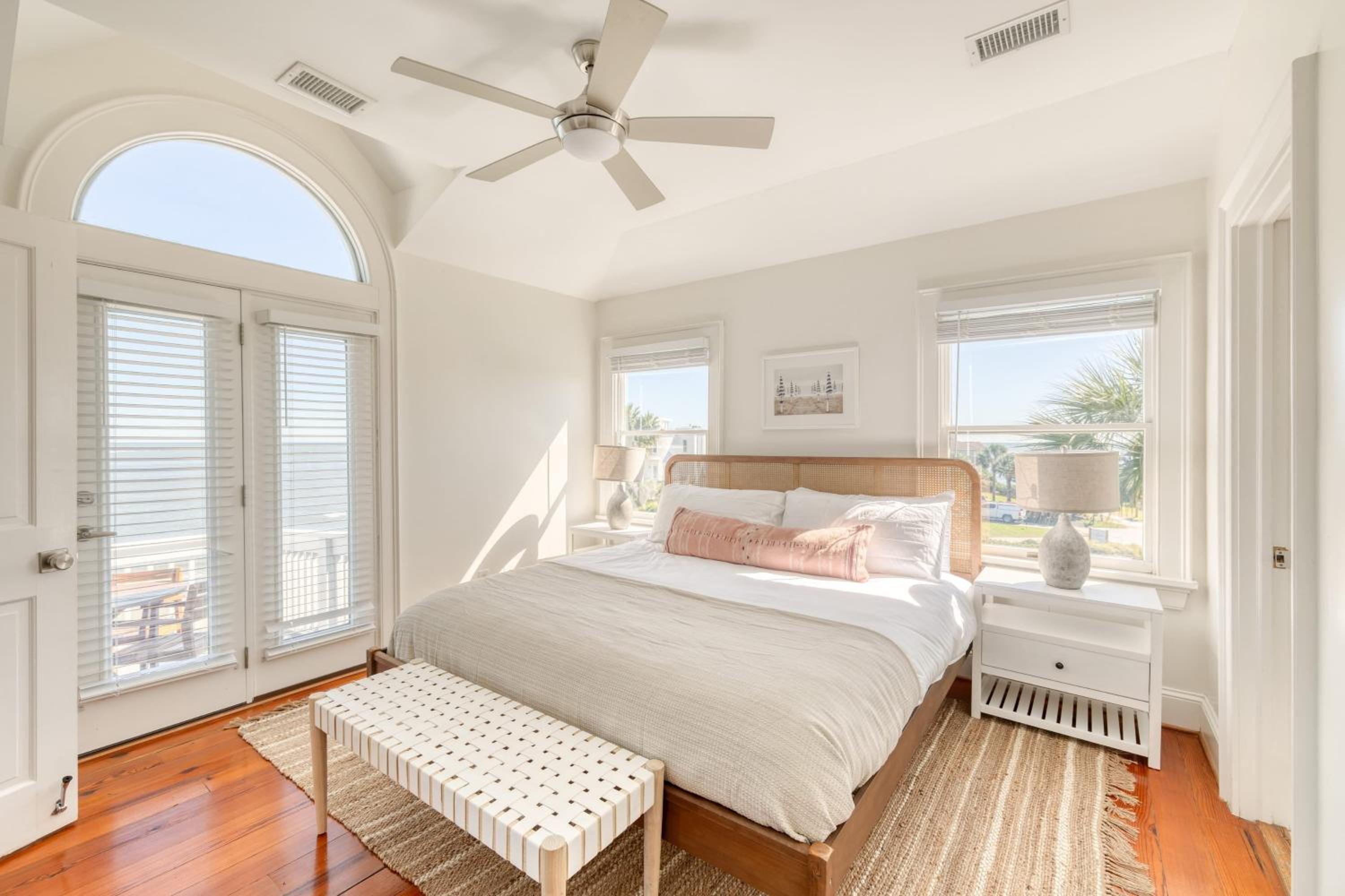 Haven by AvantStay Luxury Beachfront Home w Pool Gorgeous Patios