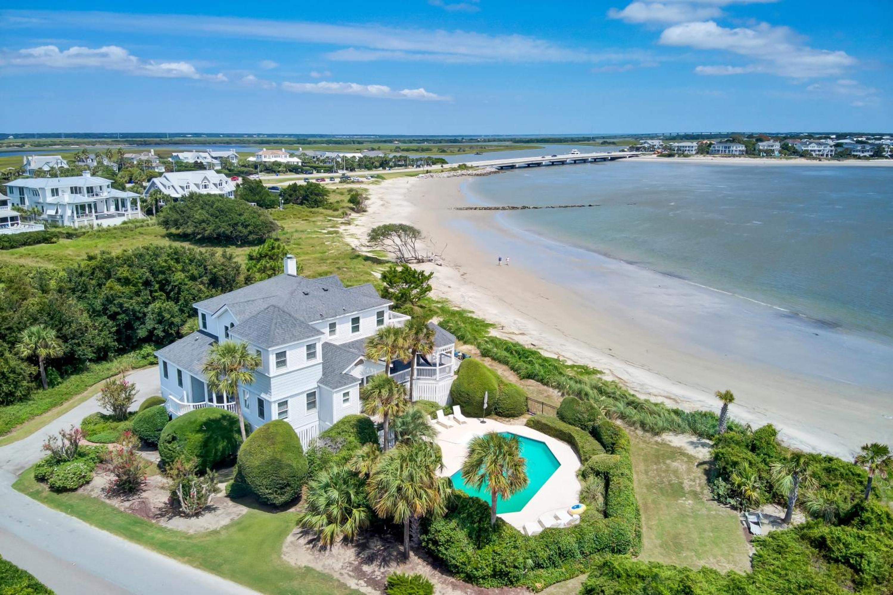 Haven by AvantStay Luxury Beachfront Home w Pool Gorgeous Patios