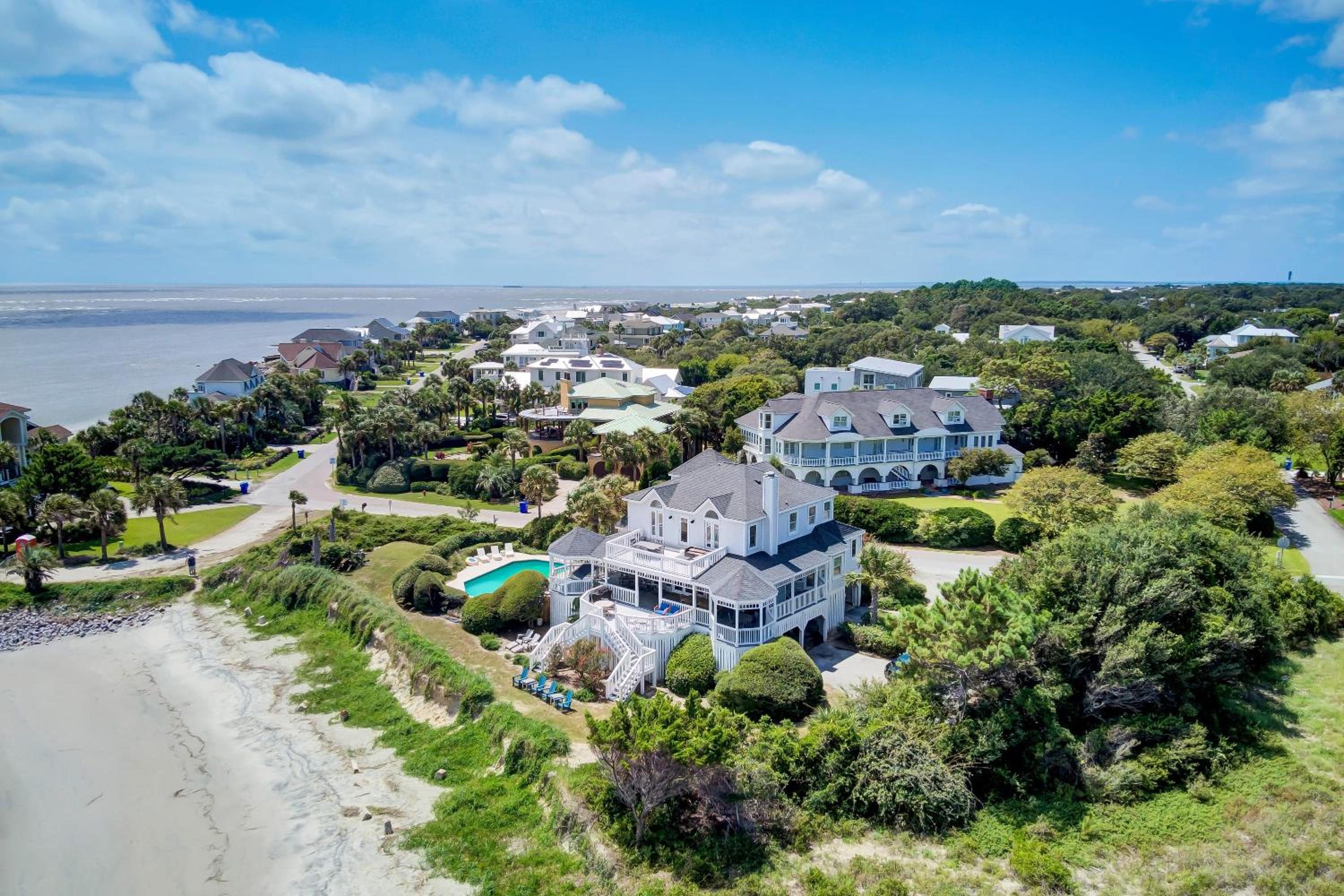 Haven by AvantStay Luxury Beachfront Home w Pool Gorgeous Patios