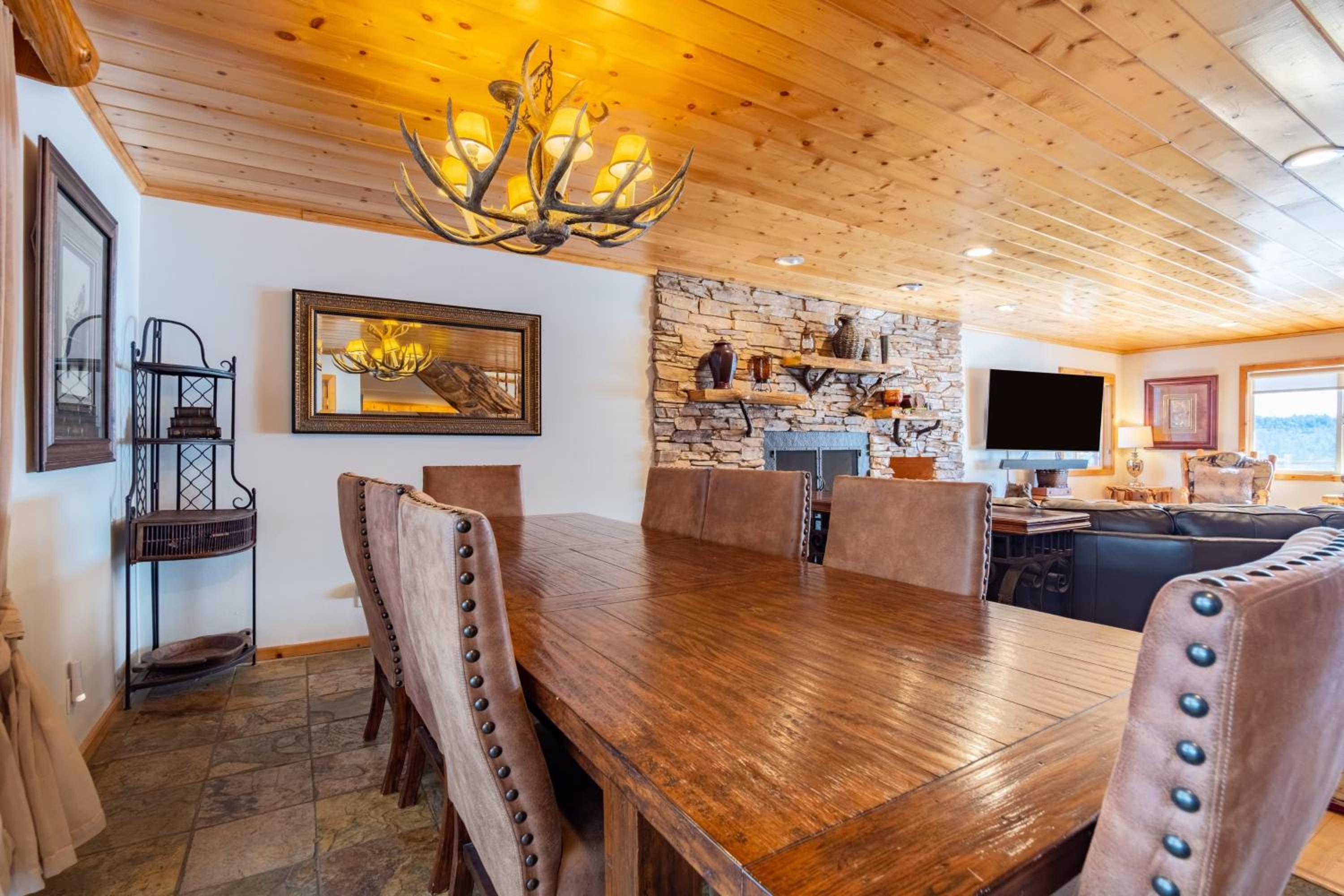 Gorgeous Ski In Ski Out Home w Game Room Hot Tub Clover by AvantStay