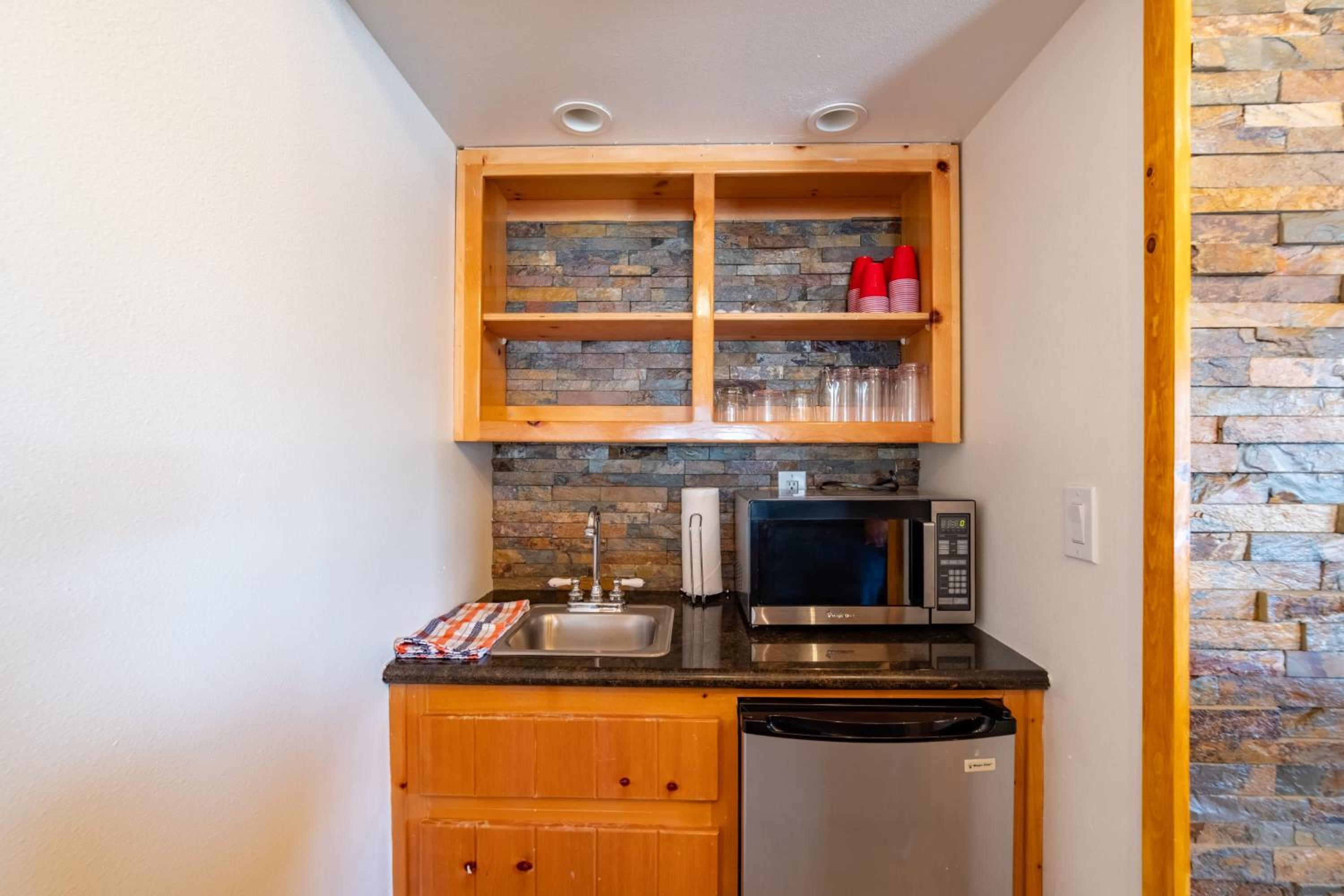 Gorgeous Ski In Ski Out Home w Game Room Hot Tub Clover by AvantStay