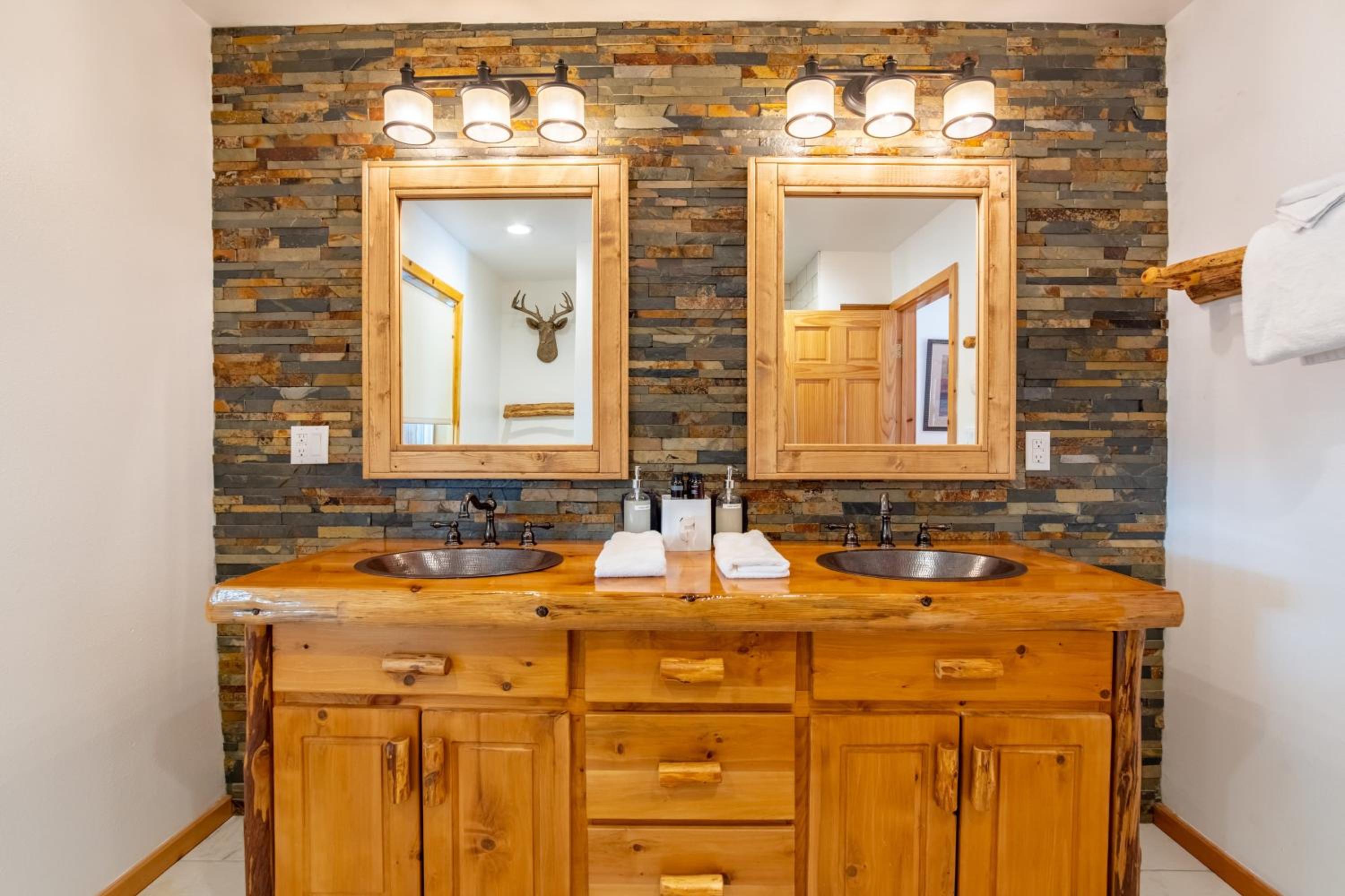Gorgeous Ski In Ski Out Home w Game Room Hot Tub Clover by AvantStay